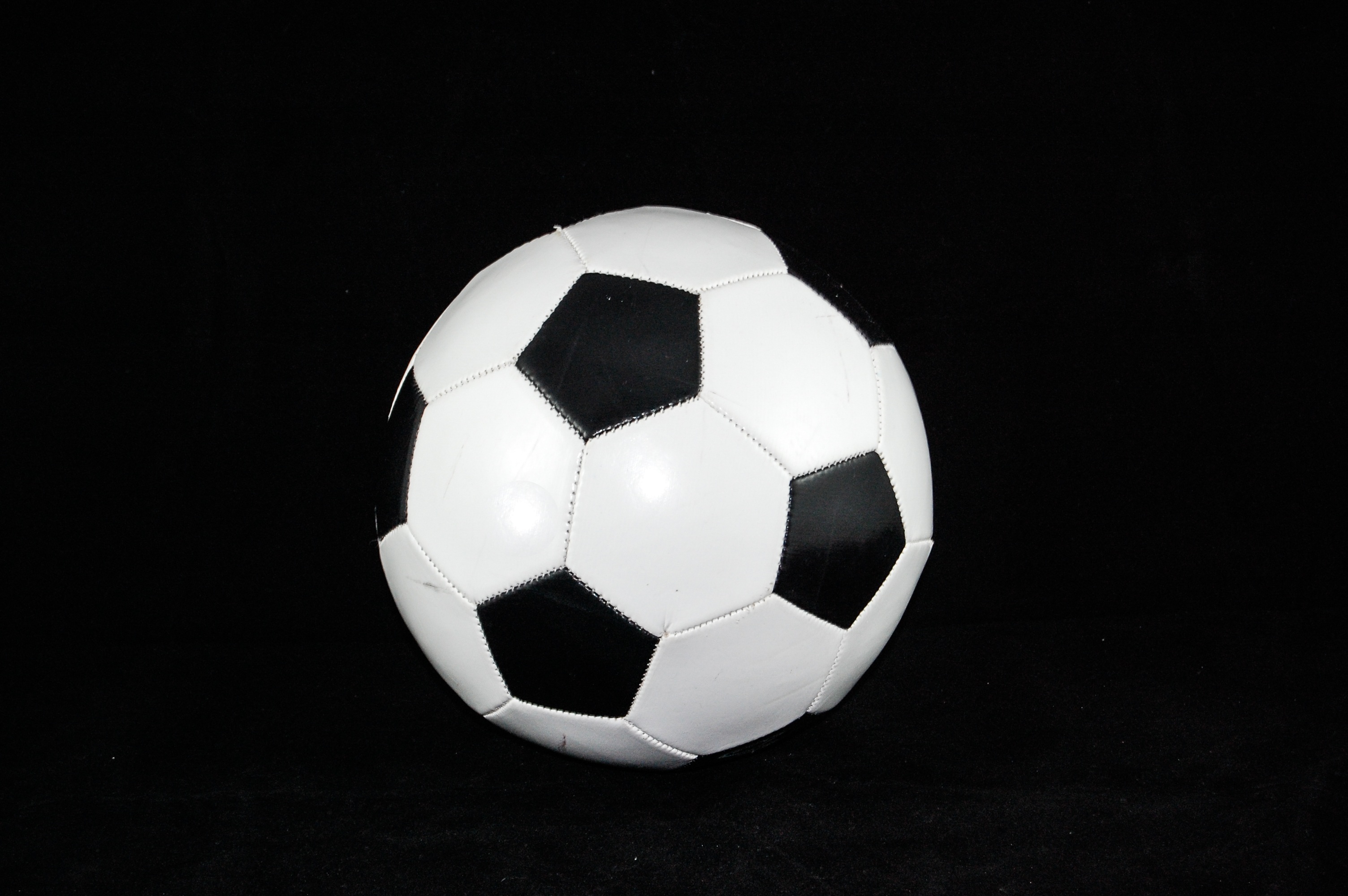 Fondos de Pantalla Balón de Fútbol Blanco y Negro, Imágenes y Fotos Gratis