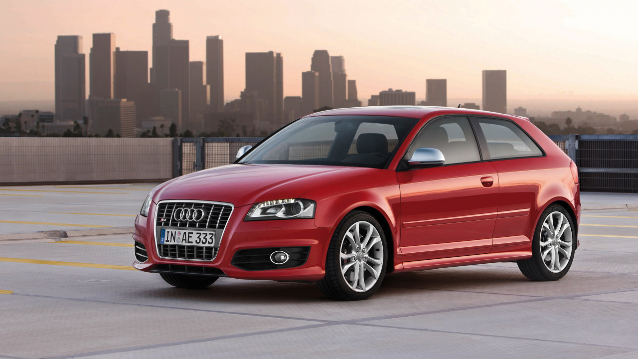 Roter Audi a 4 Limousine Tagsüber Unterwegs. Wallpaper in 1280x720 Resolution