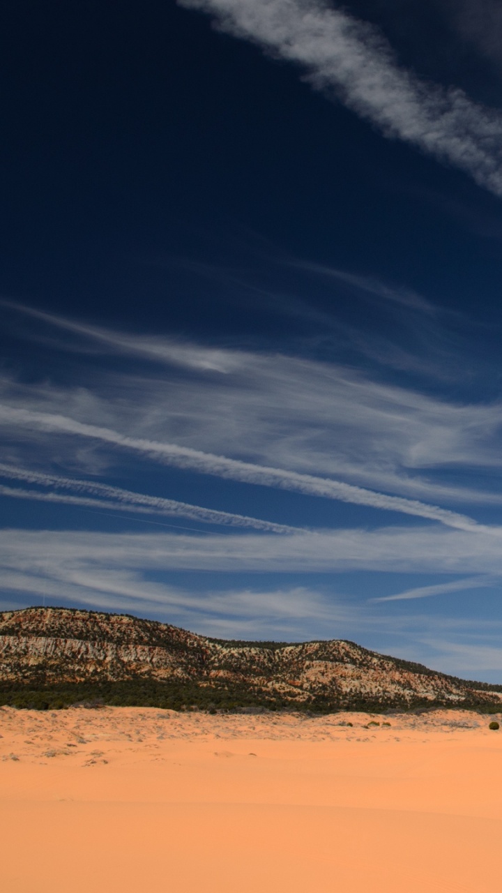 Sable Brun Sous Ciel Bleu Pendant la Journée. Wallpaper in 720x1280 Resolution