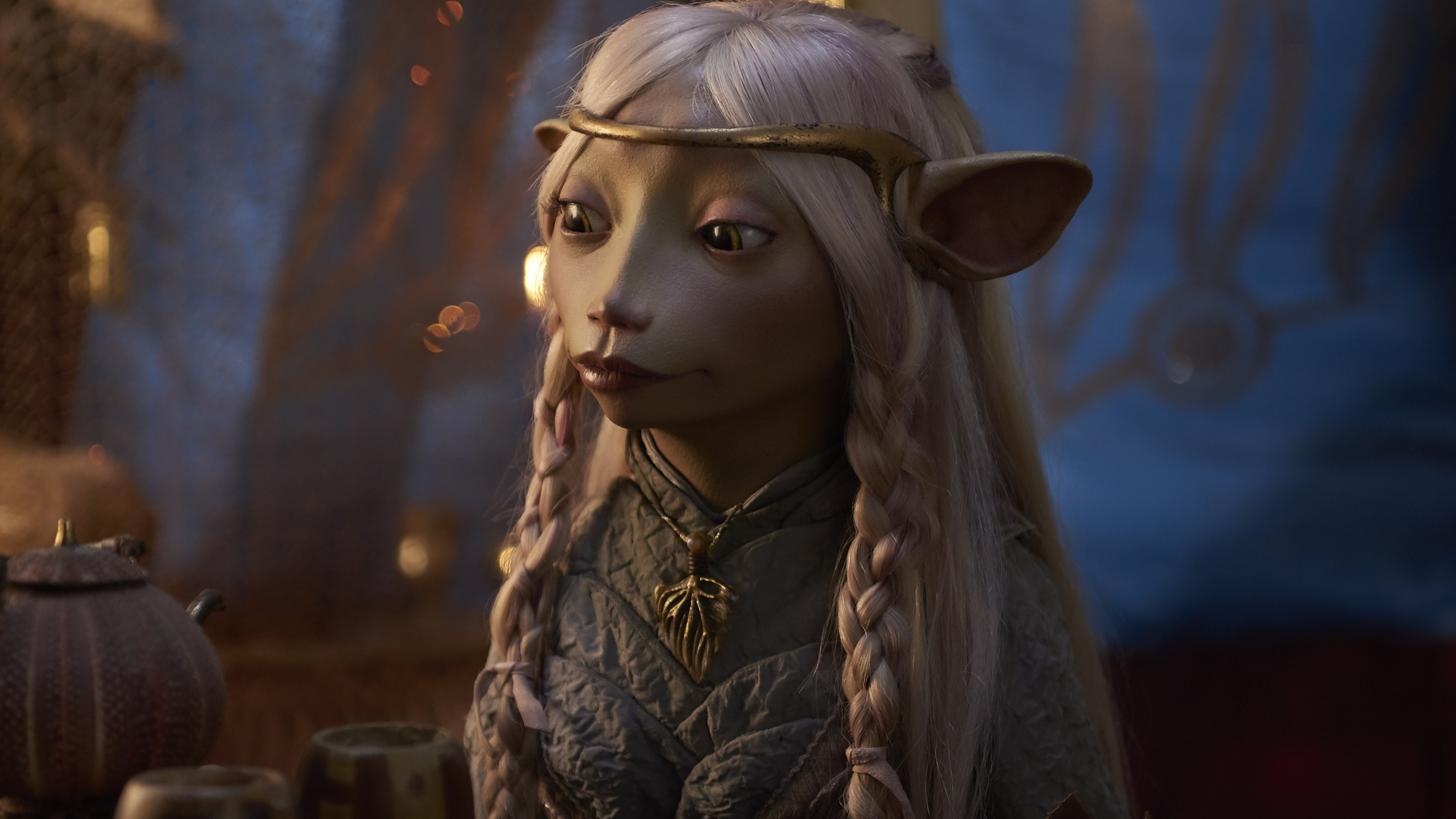 Woman in Brown and Black Dress Figurine. Wallpaper in 3840x2160 Resolution