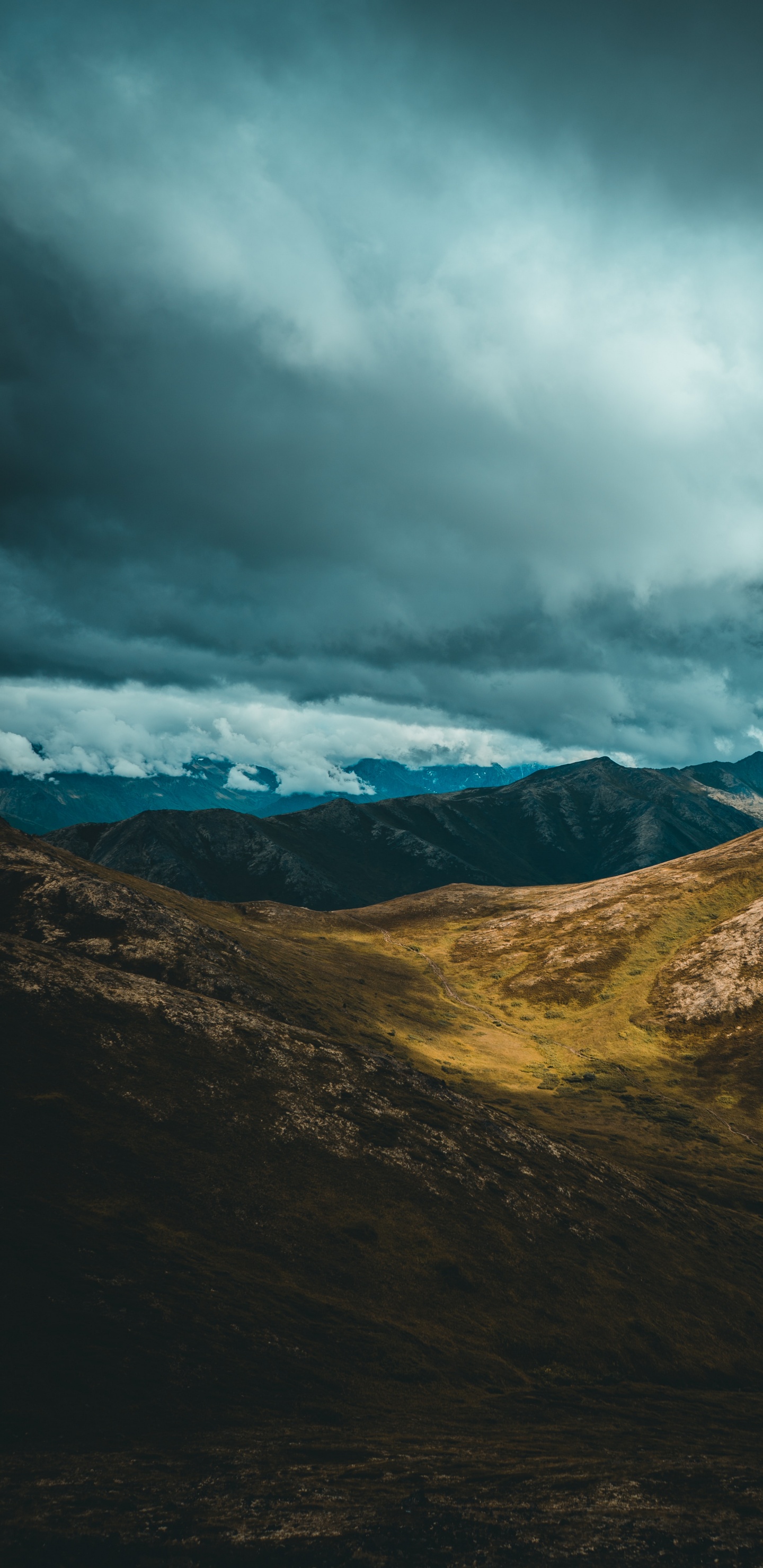 Cloud, Atmosphäre, Naturlandschaft, Piste, Gelände. Wallpaper in 1440x2960 Resolution