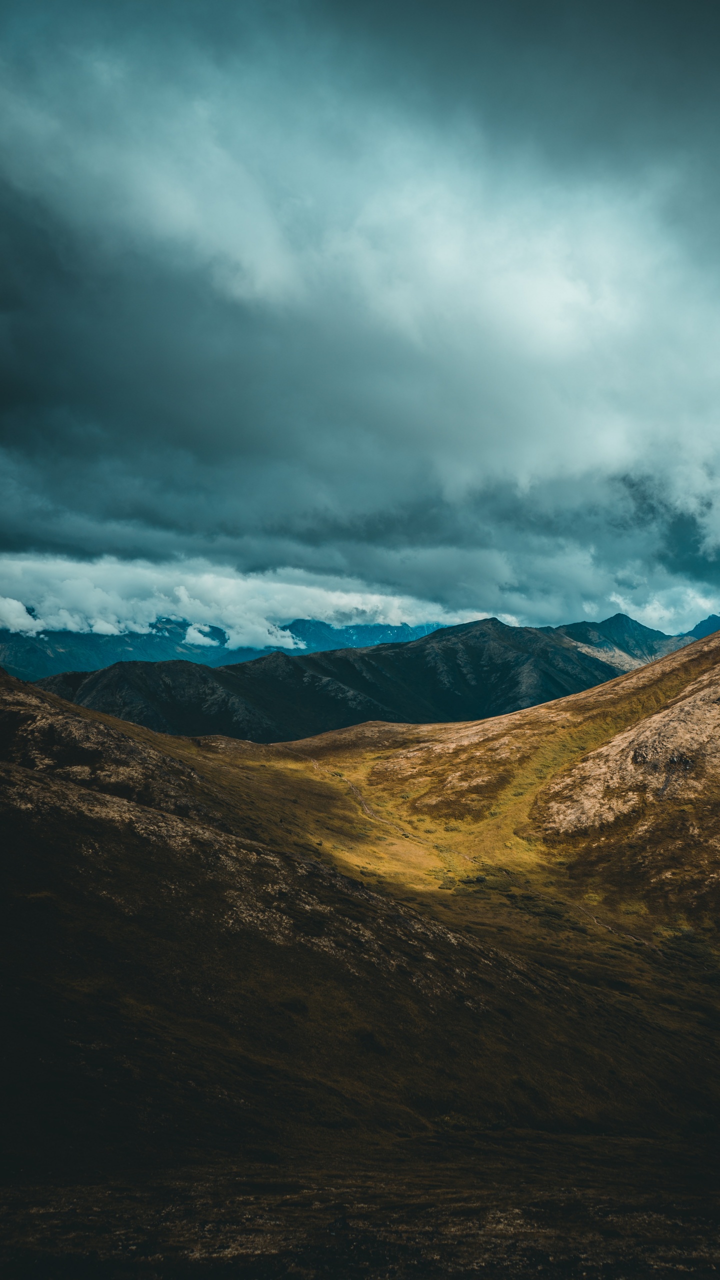 Cloud, Atmosphere, Natural Landscape, Slope, Mountain. Wallpaper in 1440x2560 Resolution