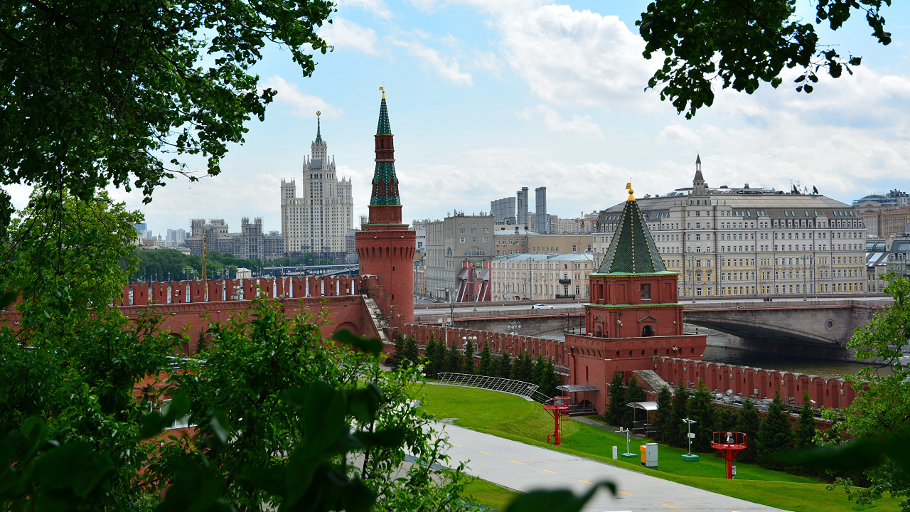 Braunes Und Weißes Betongebäude. Wallpaper in 1280x720 Resolution