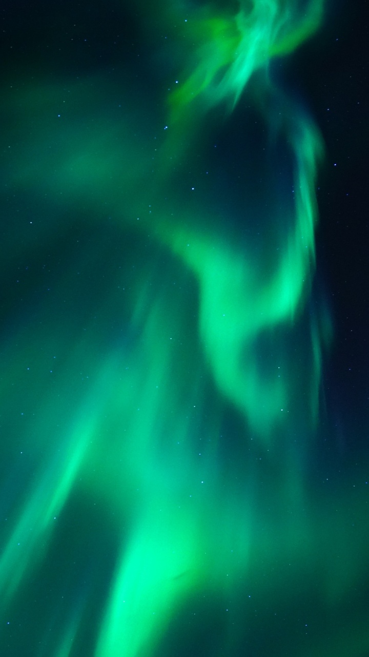 Green and Blue Light in Dark Room. Wallpaper in 720x1280 Resolution