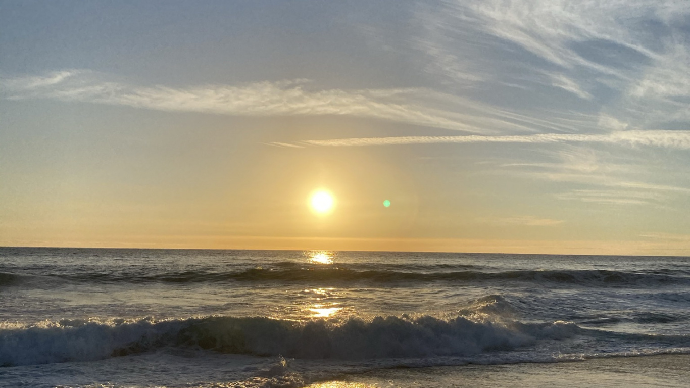 Sea, Tide, Water, Cloud, Water Resources. Wallpaper in 1366x768 Resolution