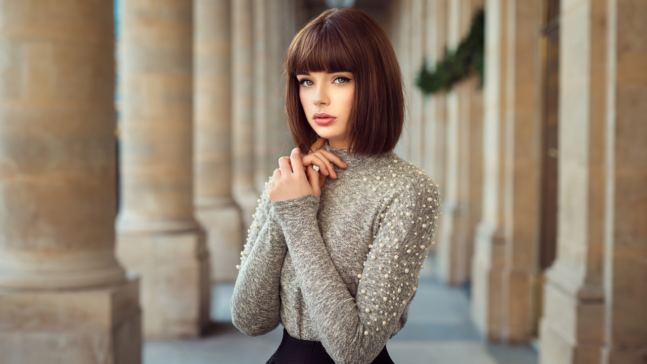 Hairstyle, Hair, Lip, Street Fashion, Neck. Wallpaper in 1280x720 Resolution