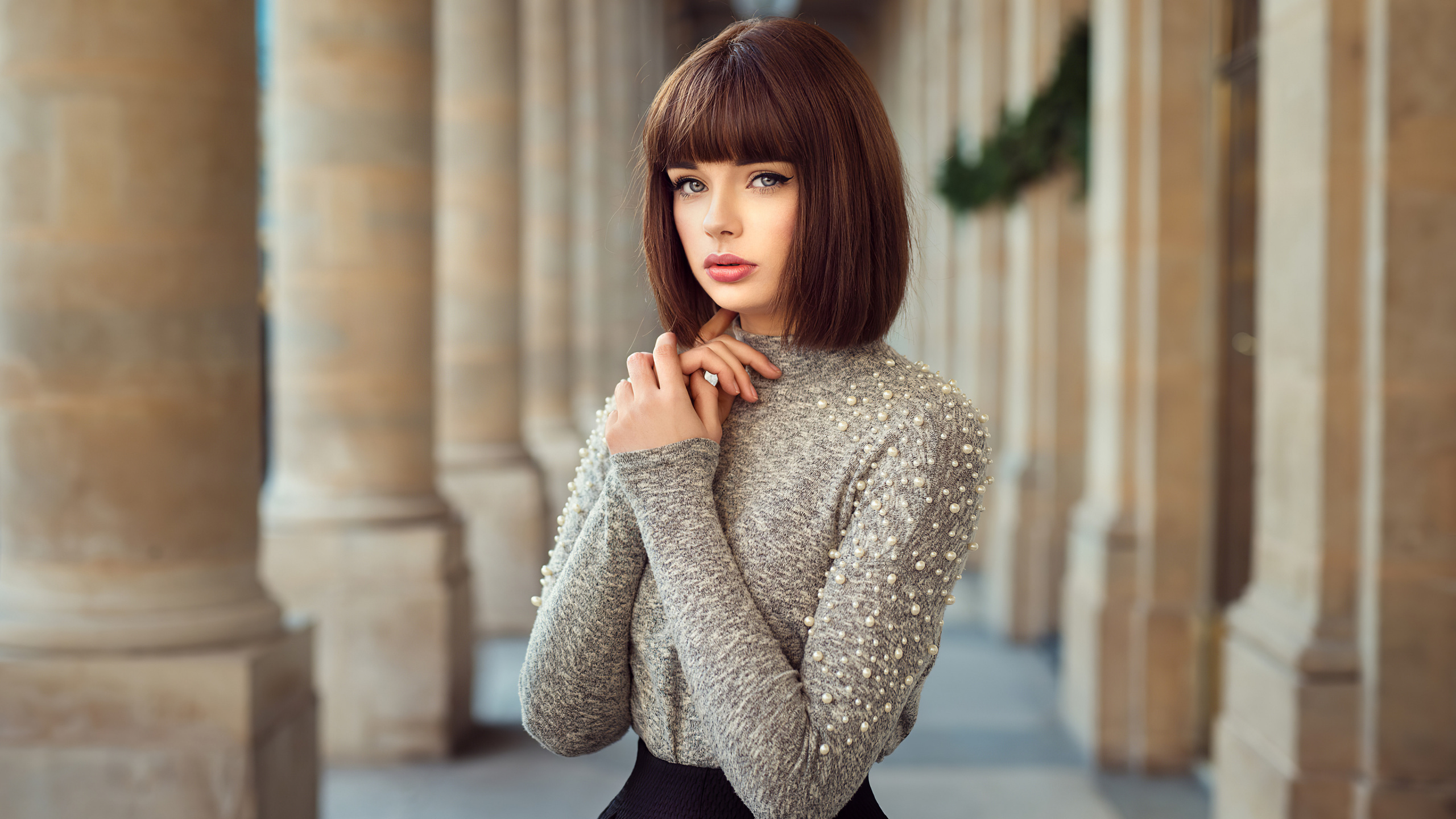 Hairstyle, Hair, Lip, Street Fashion, Neck. Wallpaper in 2560x1440 Resolution