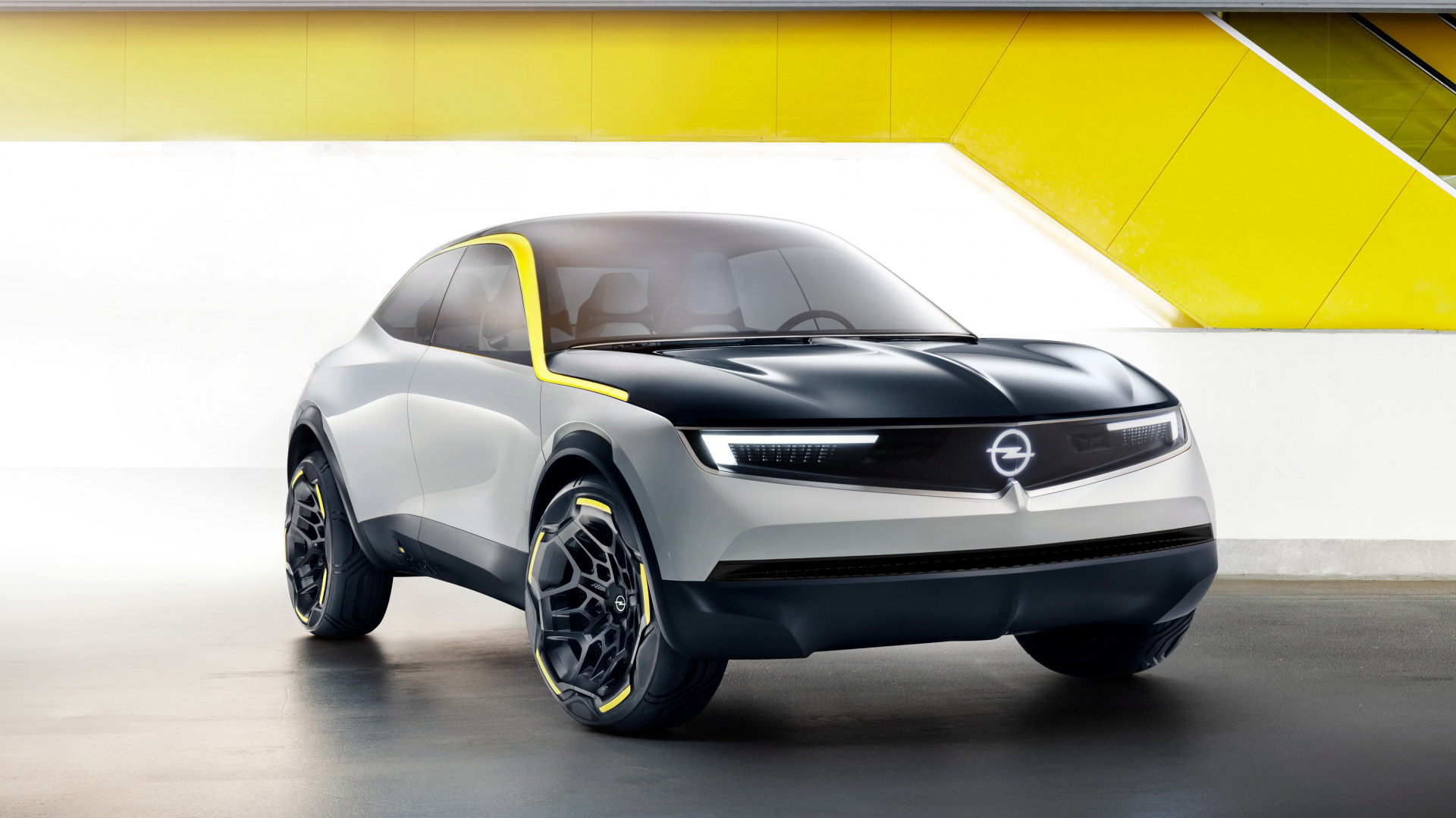 Silver Mercedes Benz Coupe Parked Beside White Wall. Wallpaper in 1920x1080 Resolution