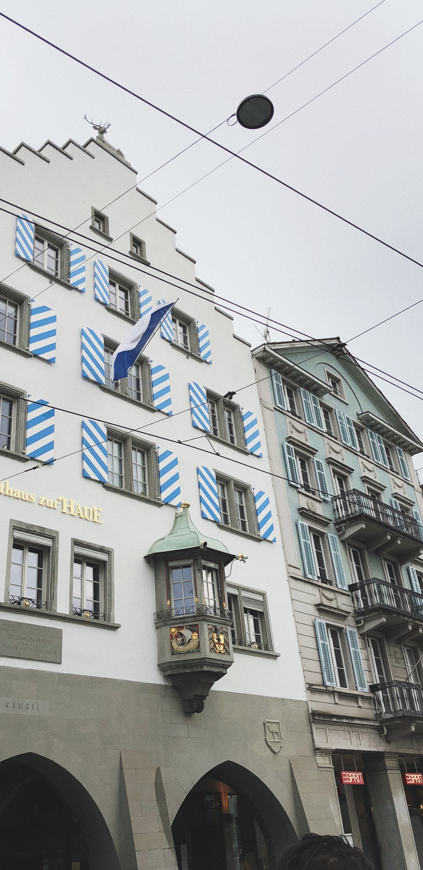 Arquitectura, Ventana, Barrio, Ciudad, Electricidad. Wallpaper in 1440x2960 Resolution