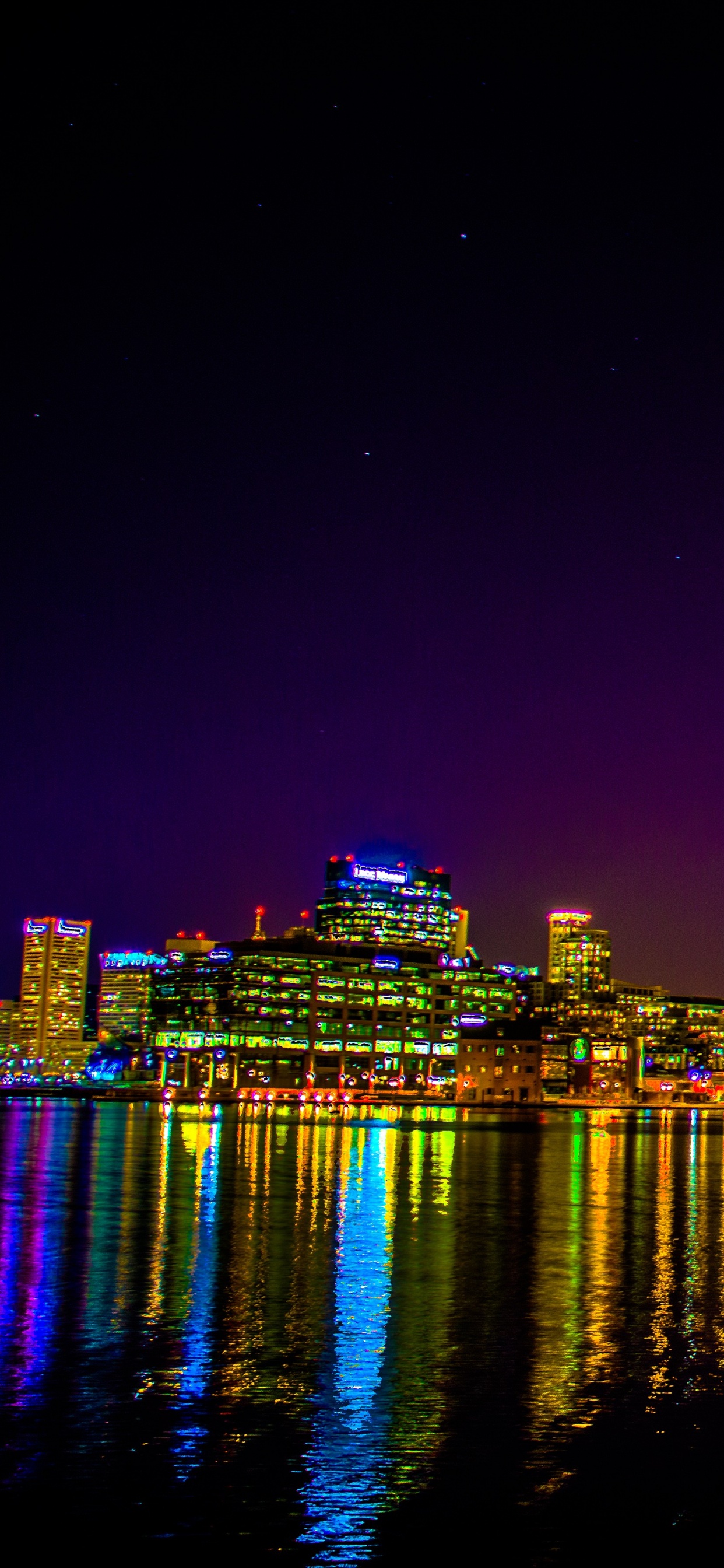 Horizonte de la Ciudad Durante la Noche. Wallpaper in 1242x2688 Resolution