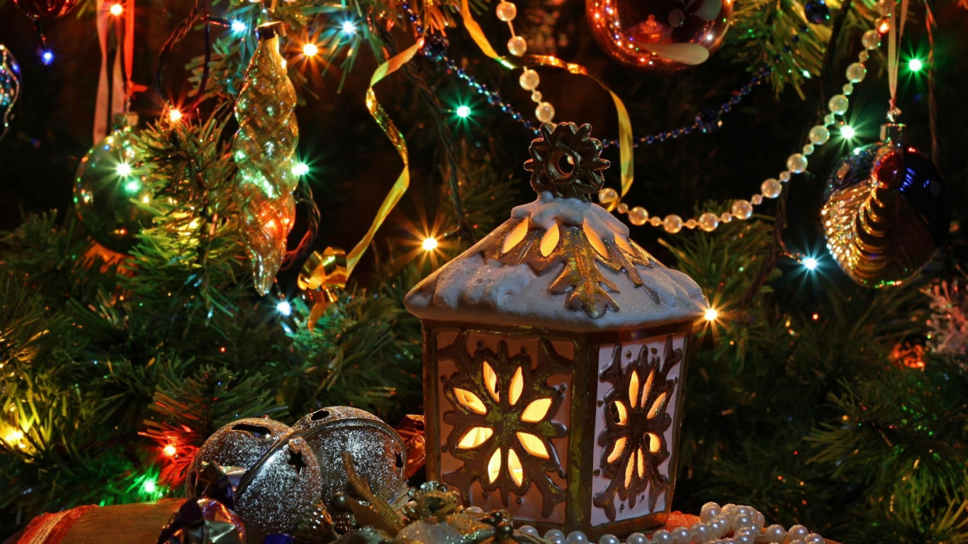 圣诞彩灯, 圣诞装饰, 圣诞树, 新的一年, 圣诞节 壁纸 1366x768 允许