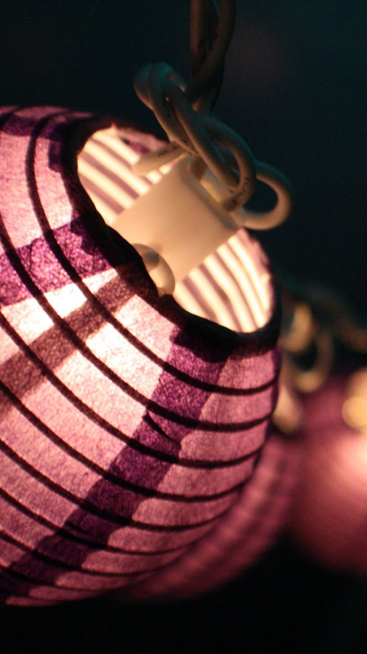 Red and White Striped String Lights. Wallpaper in 720x1280 Resolution