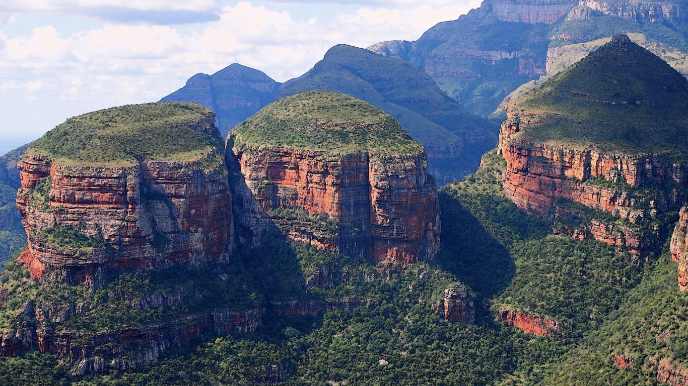 Green Trees on Mountain During Daytime. Wallpaper in 1366x768 Resolution