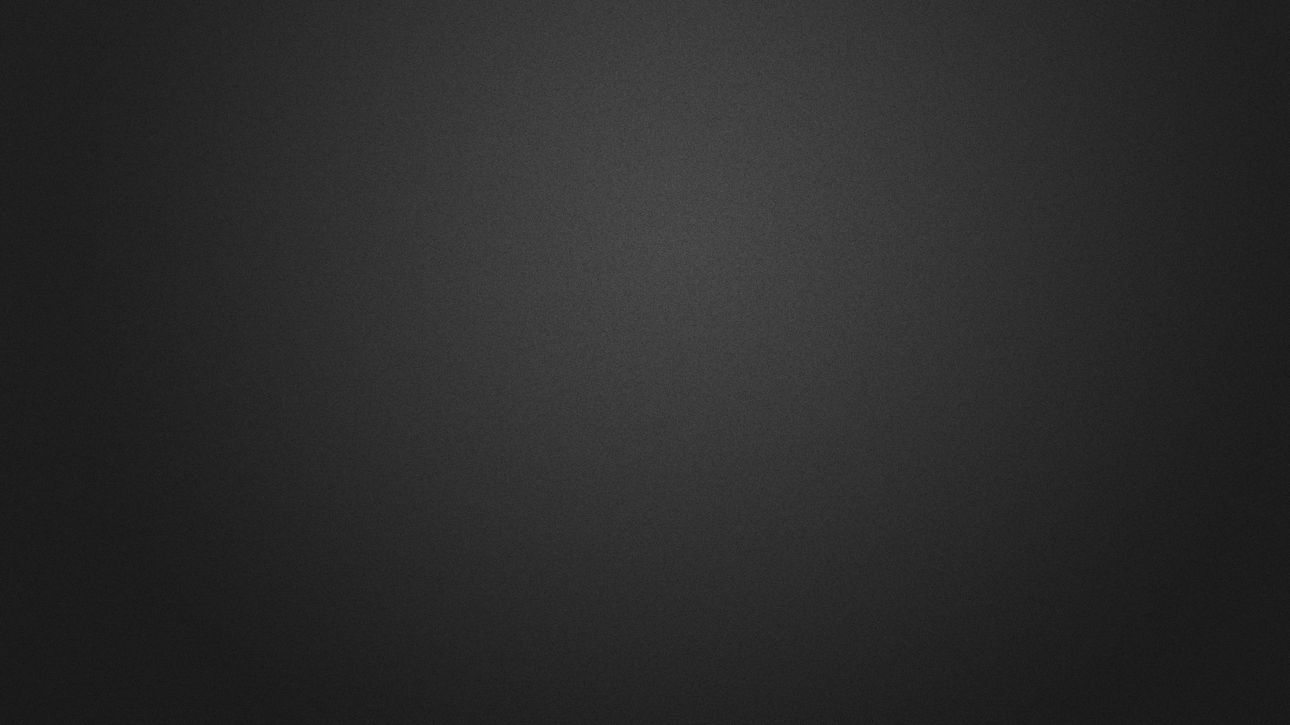 Textile Noir Dans Une Pièce Sombre. Wallpaper in 2560x1440 Resolution