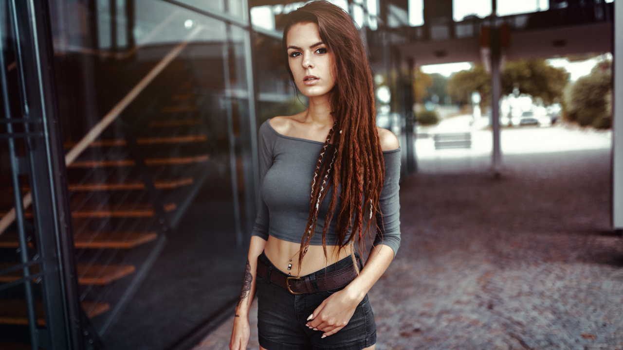 Shorts, Hair, Clothing, Beauty, Shoulder. Wallpaper in 1280x720 Resolution