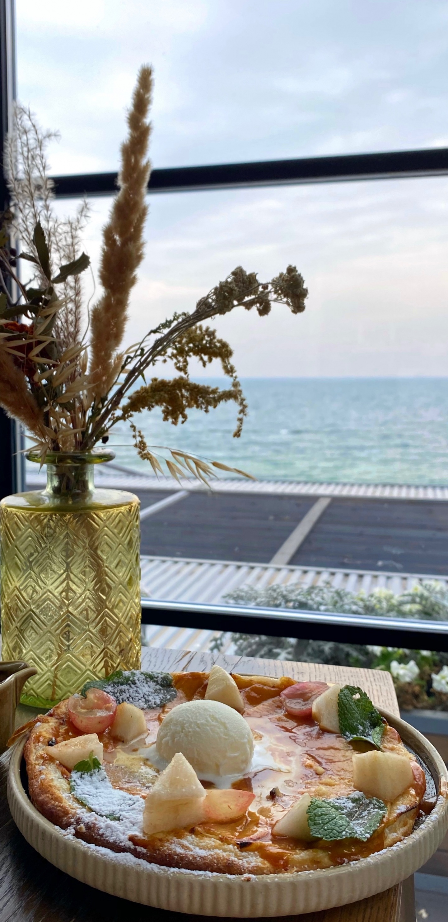 Comida, Sucursal, Madera, Ramita, Oceano. Wallpaper in 1440x2960 Resolution