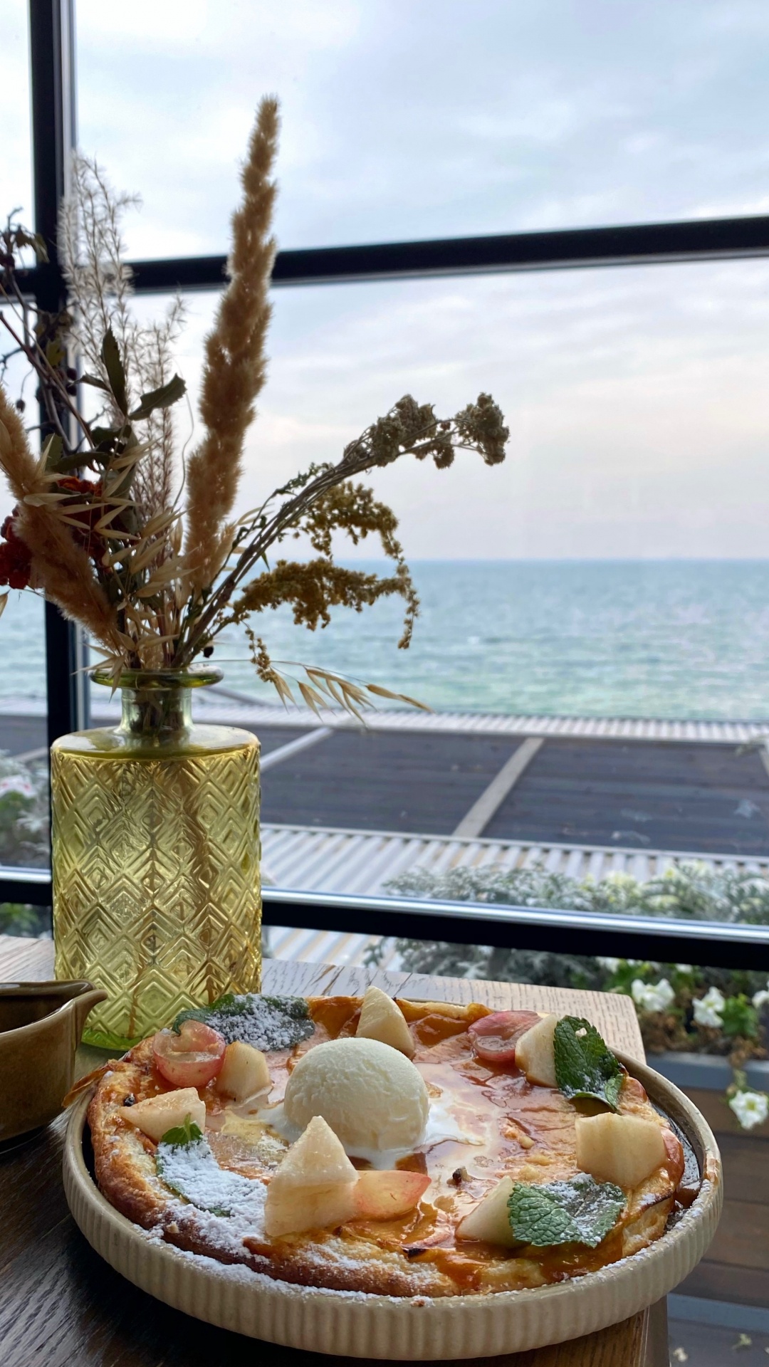 Meal, Branch, Wood, Twig, Ocean. Wallpaper in 1080x1920 Resolution