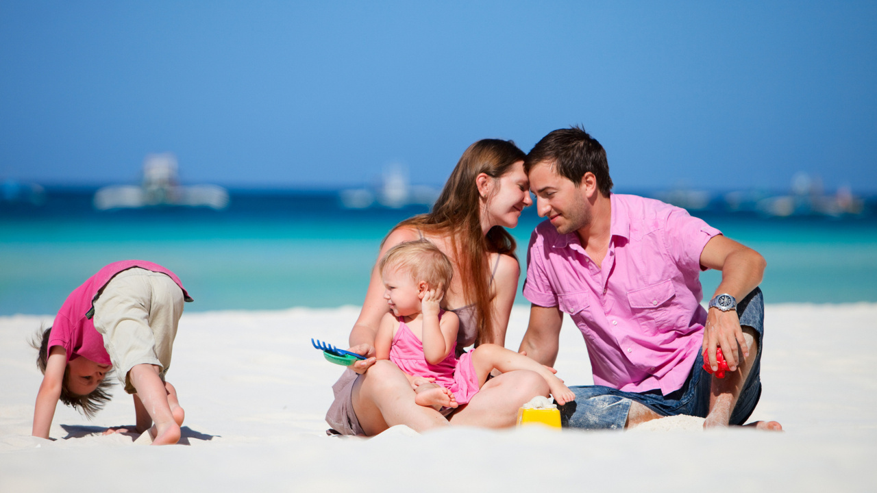 Familie, Menschen, Urlaub, Spaß, Strand. Wallpaper in 1280x720 Resolution