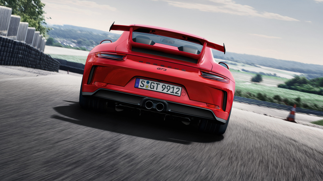 Chevrolet Camaro Rouge Sur Route. Wallpaper in 1280x720 Resolution