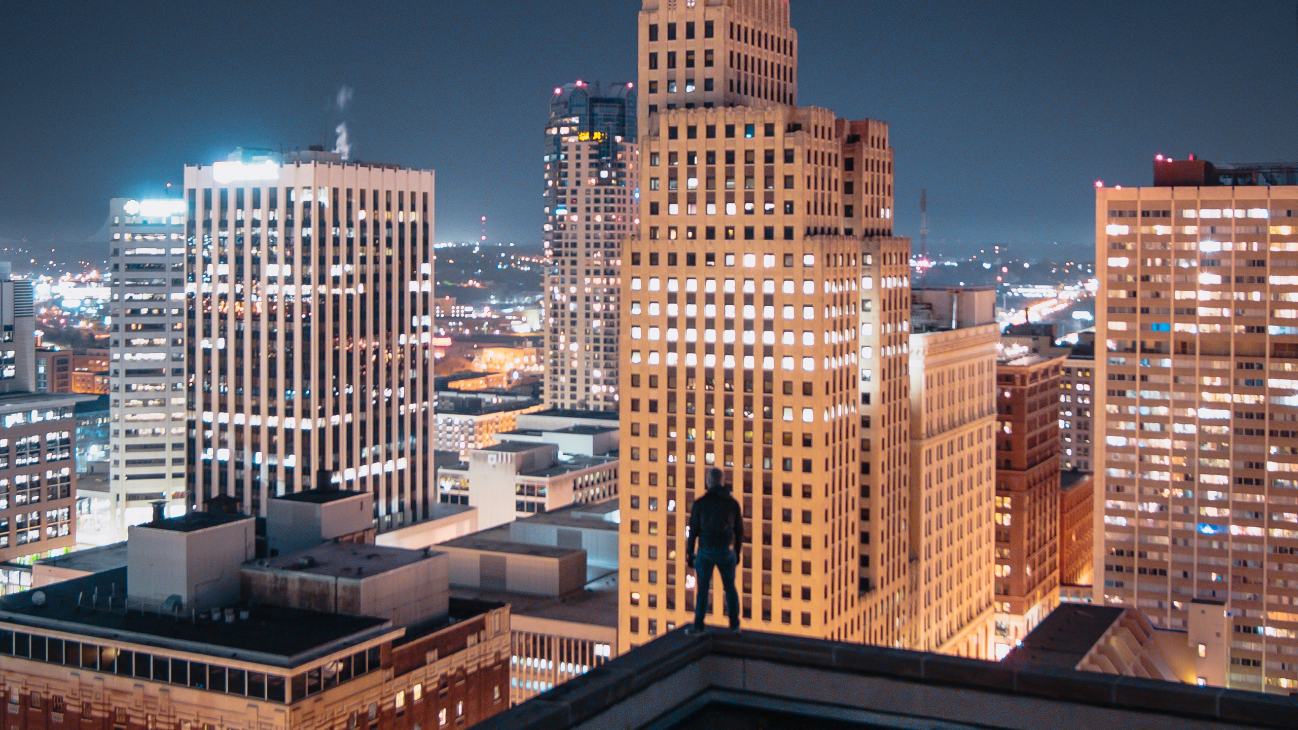 High Rise Buildings During Daytime. Wallpaper in 2560x1440 Resolution