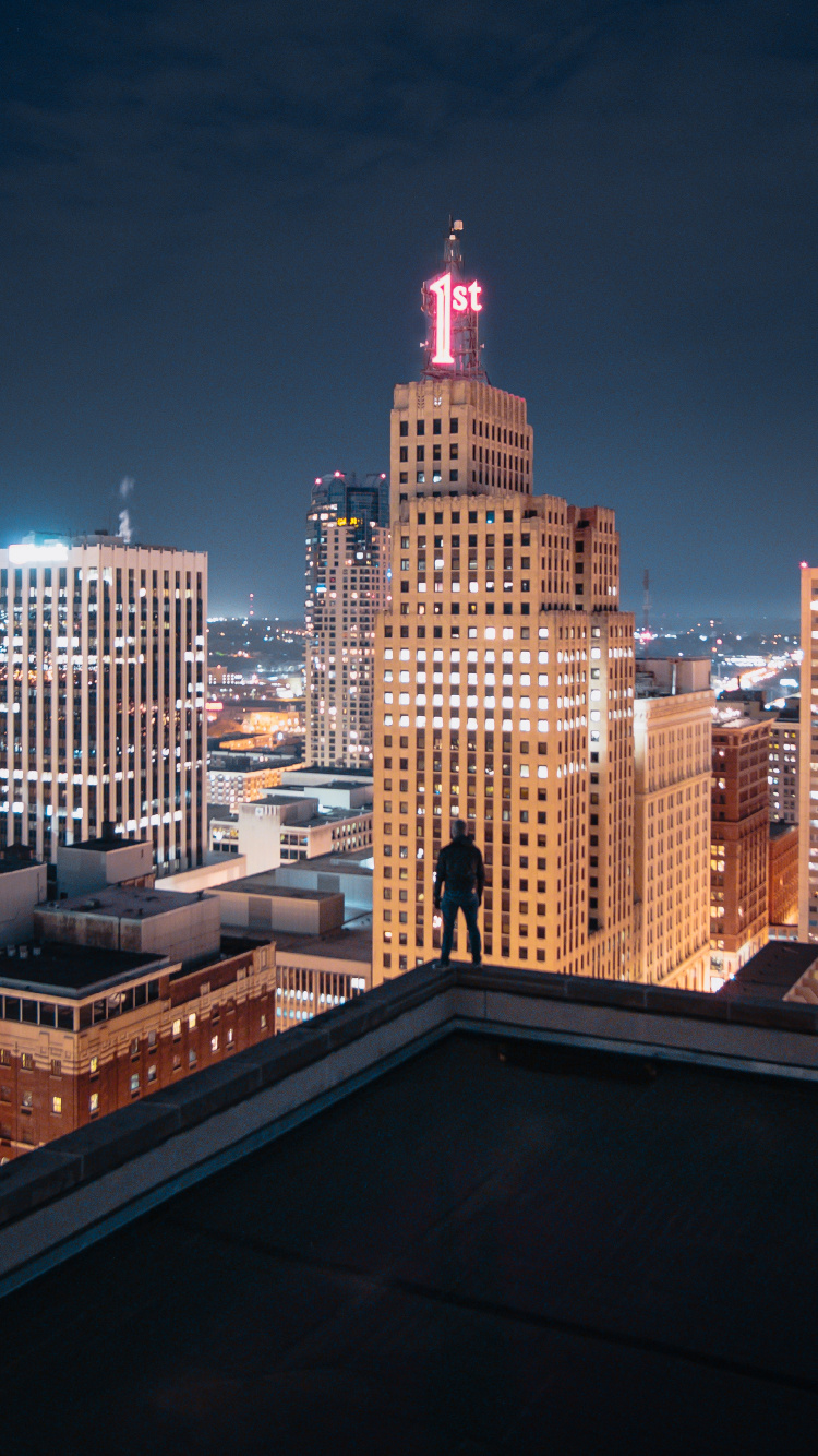 Immeubles de Grande Hauteur Pendant la Journée. Wallpaper in 750x1334 Resolution