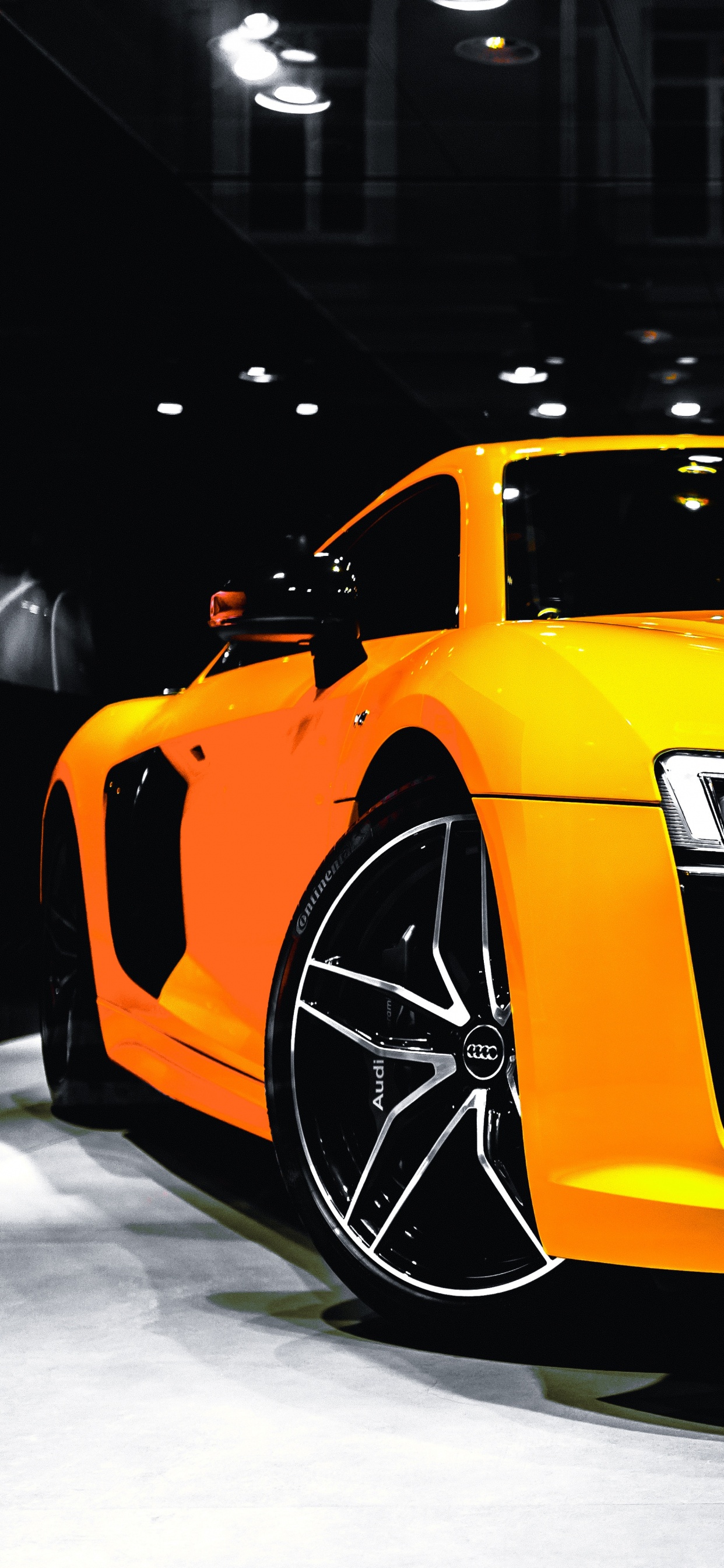 Porsche 911 Jaune et Noire. Wallpaper in 1242x2688 Resolution