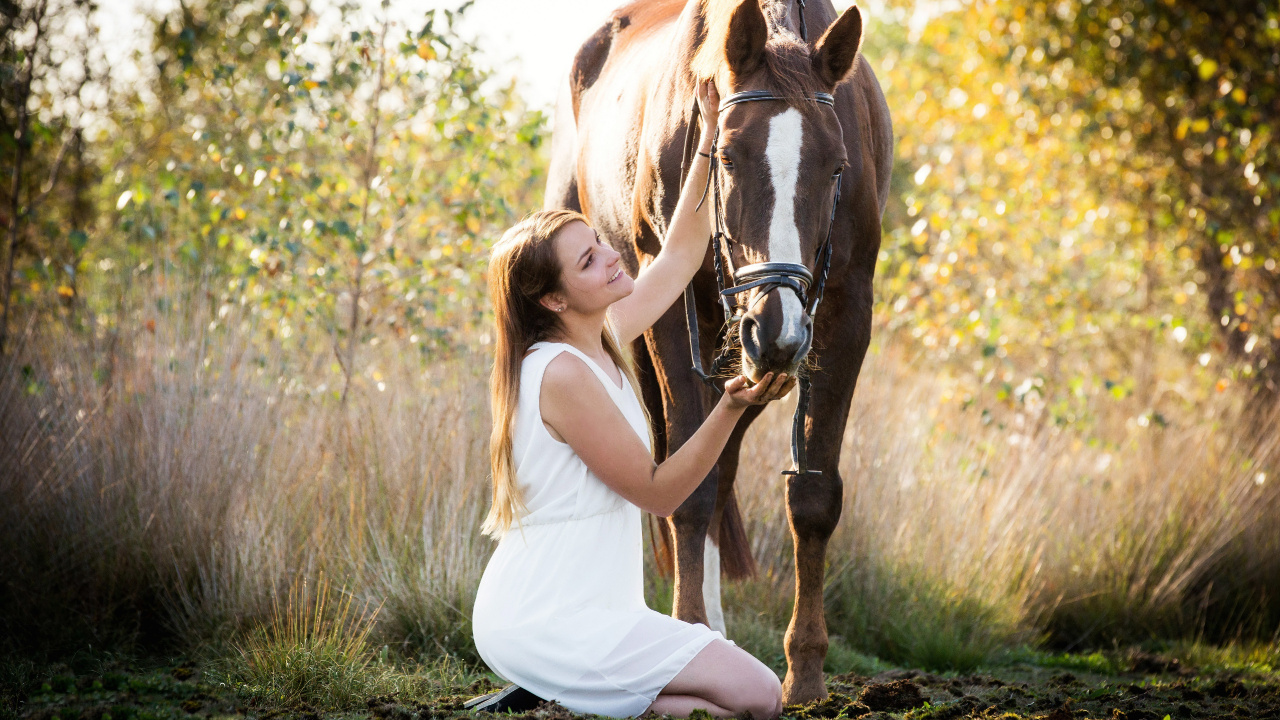 Les Gens Dans la Nature, Heureux, Permanent, Geste. Wallpaper in 1280x720 Resolution