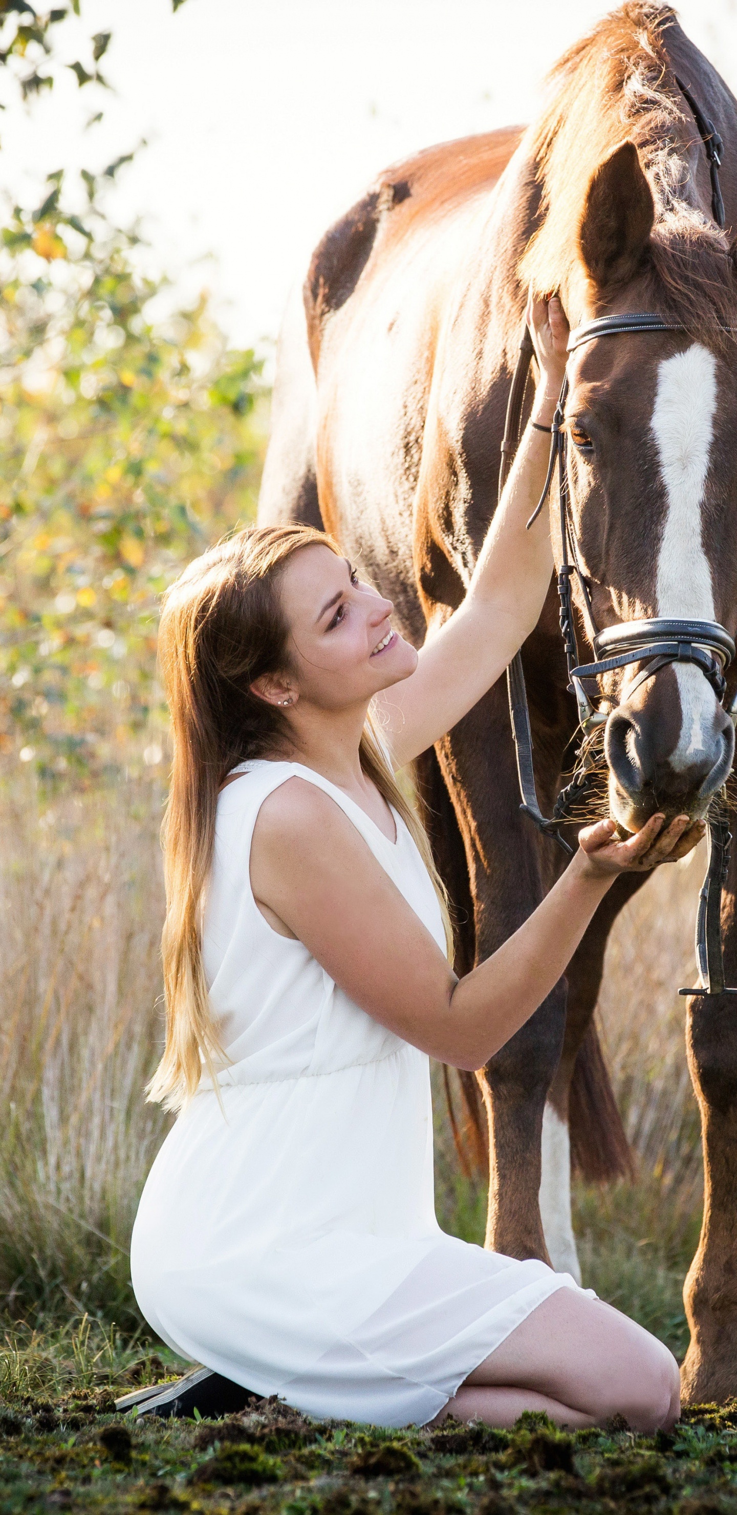 衣服, 人们在自然界, 快乐的, 手势, 阳光 壁纸 1440x2960 允许