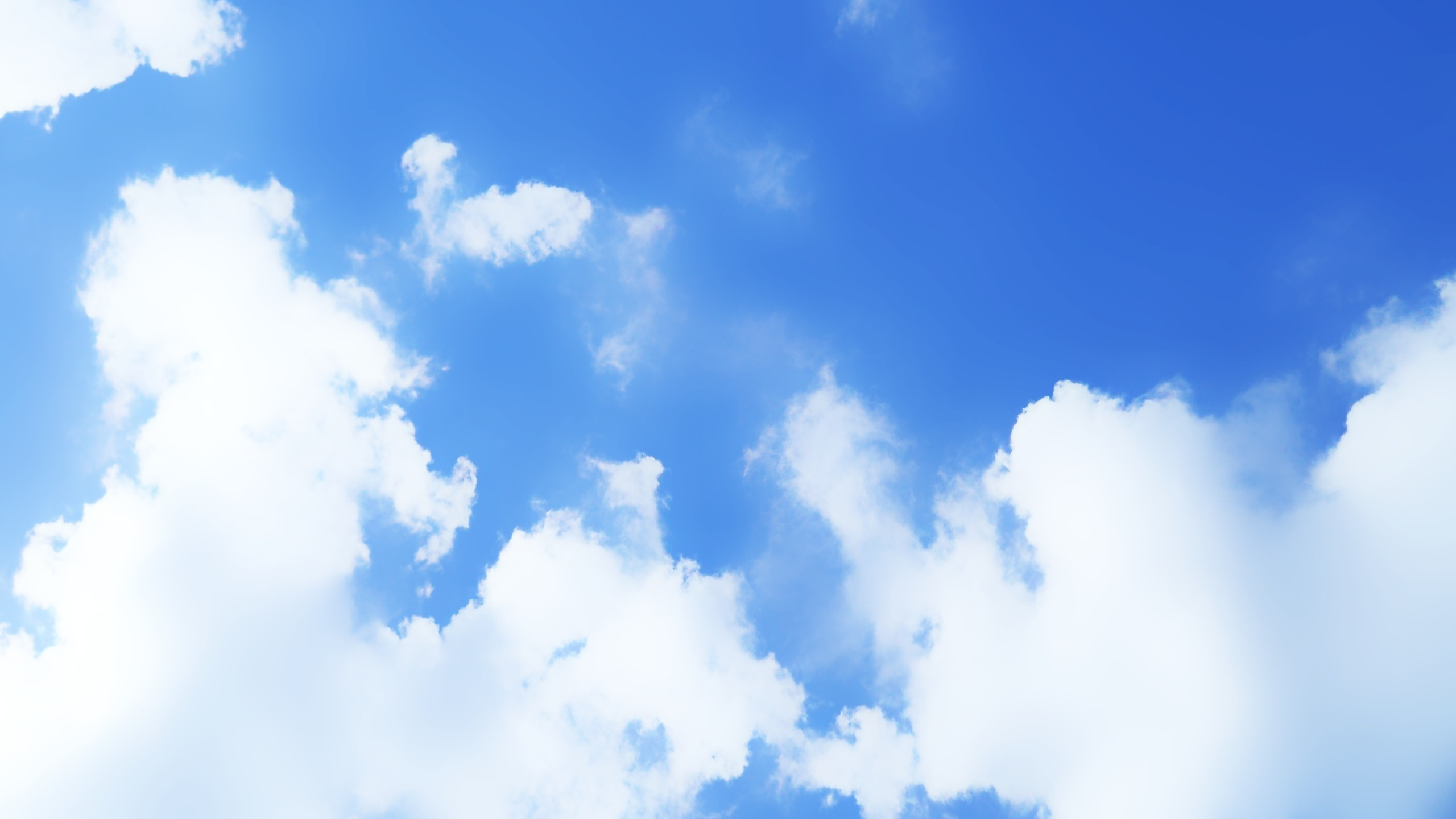 Weiße Wolken Und Blauer Himmel Tagsüber. Wallpaper in 2560x1440 Resolution