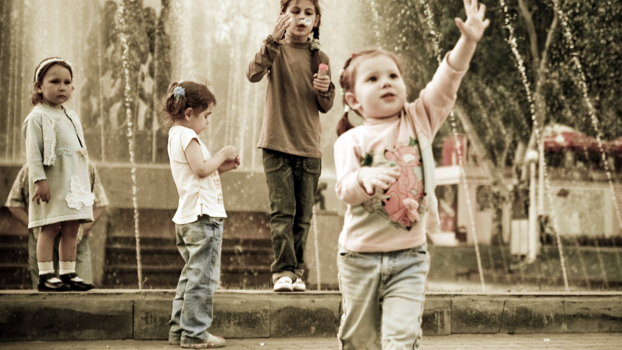 People, Child, Fun, English, Recreation. Wallpaper in 1280x720 Resolution