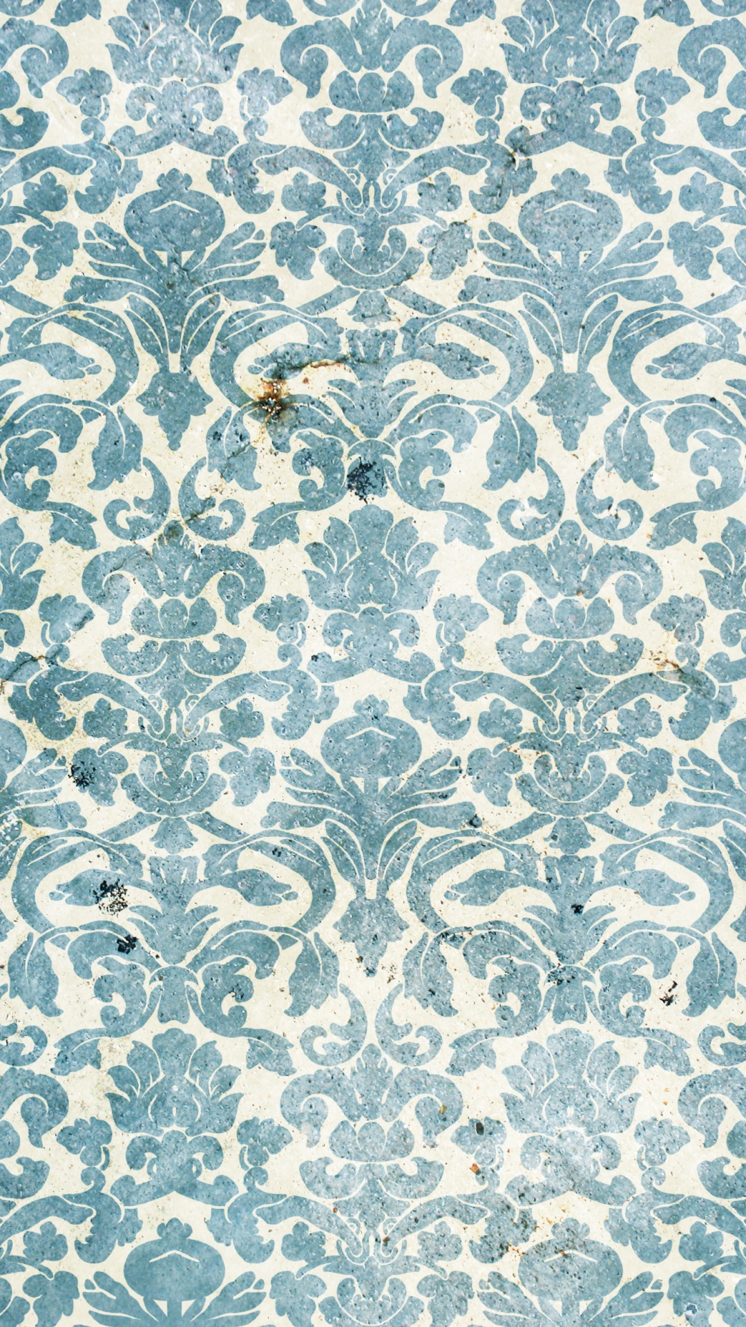 Halskette Mit Anhänger Aus Gold Und Silber. Wallpaper in 1080x1920 Resolution