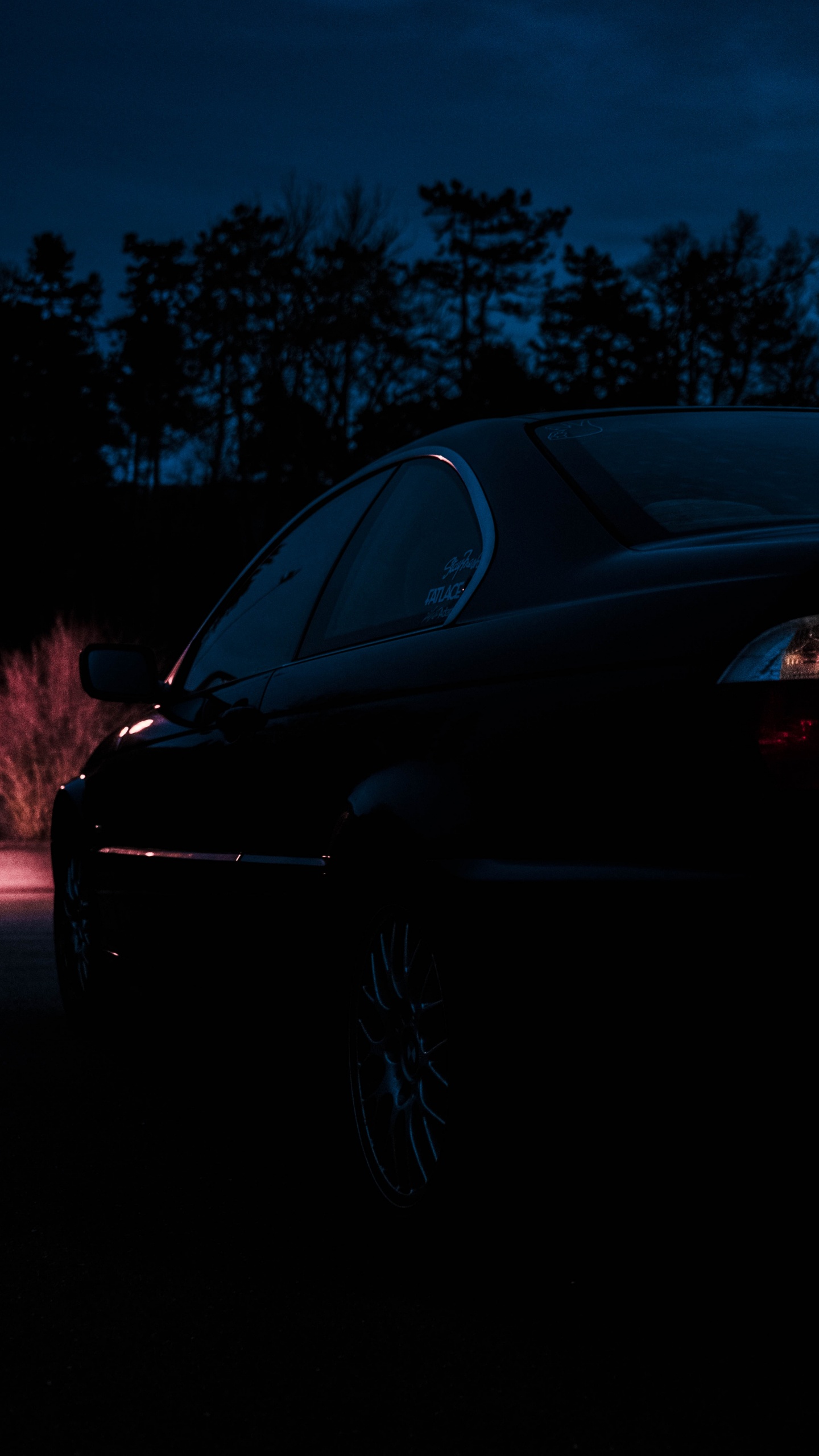 Black Car on Road During Night Time. Wallpaper in 1440x2560 Resolution