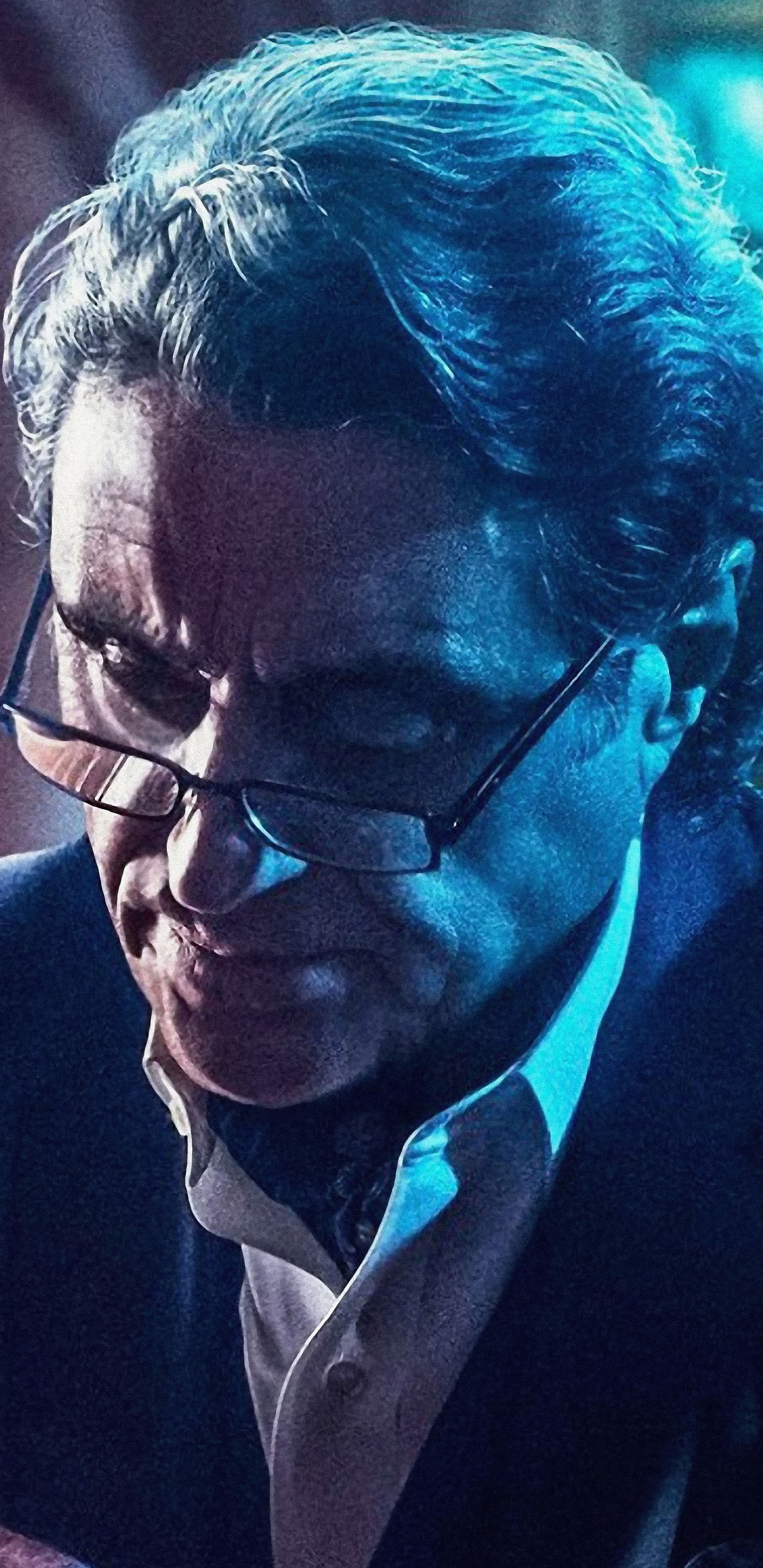 Homme en Veste de Costume Noir Portant Des Lunettes à Monture Noire. Wallpaper in 1440x2960 Resolution