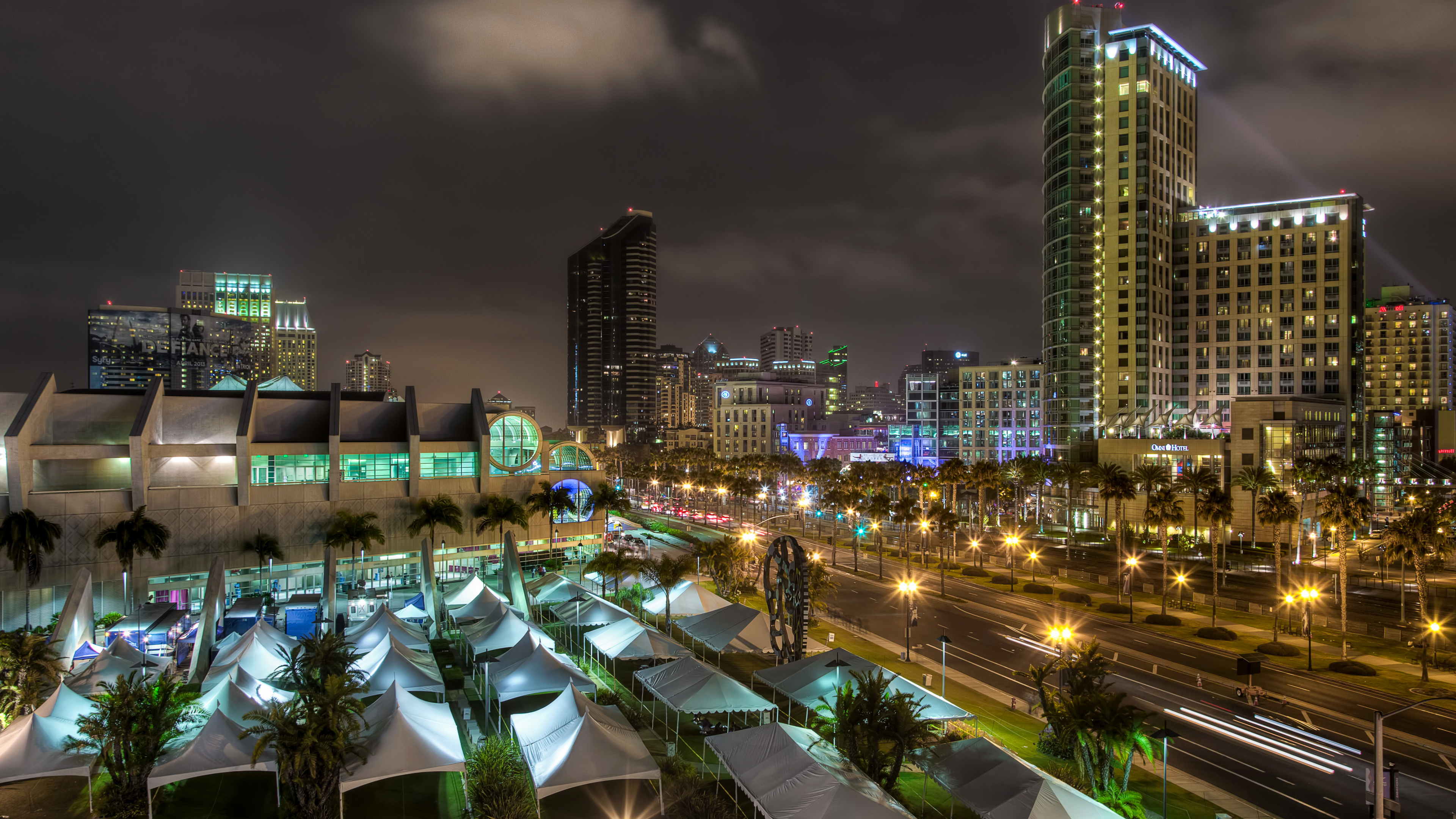 Ville Avec Des Immeubles de Grande Hauteur Pendant la Nuit. Wallpaper in 3840x2160 Resolution