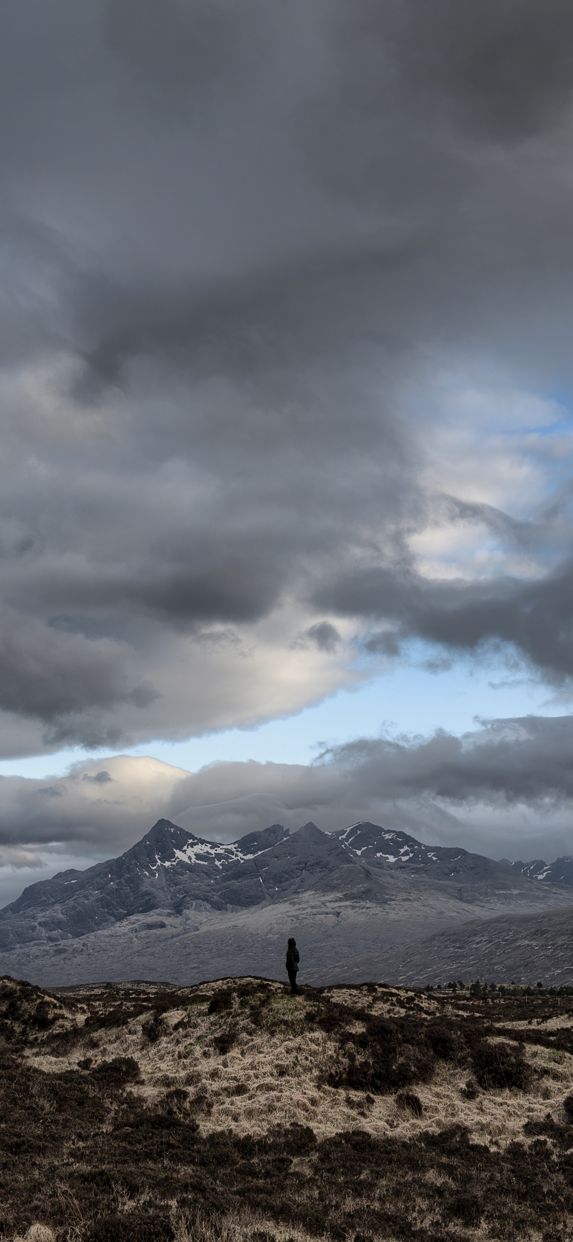 Skye, Cloud, Hochland, Bergigen Landschaftsformen, Fiel. Wallpaper in 1125x2436 Resolution