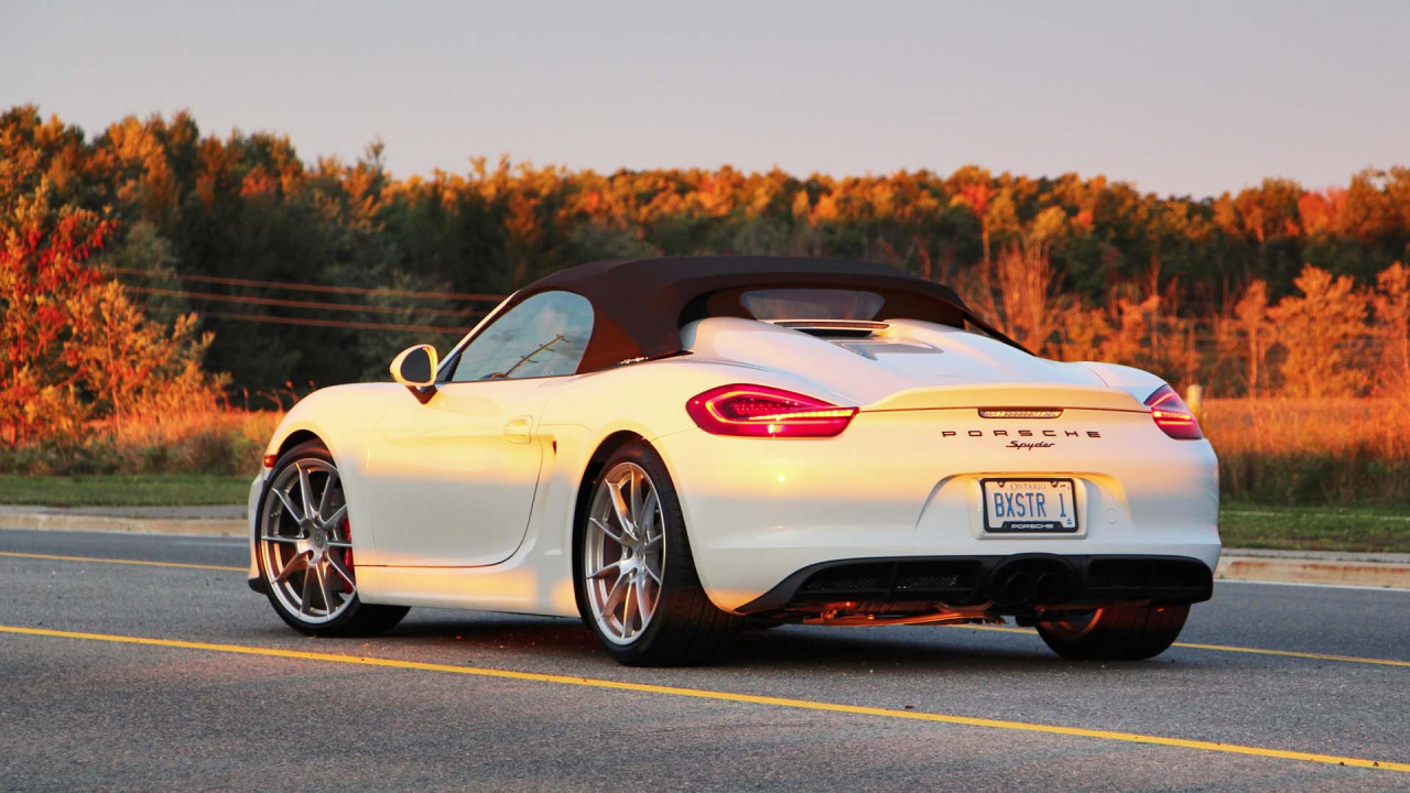 White Porsche 911 on Road During Daytime. Wallpaper in 1280x720 Resolution
