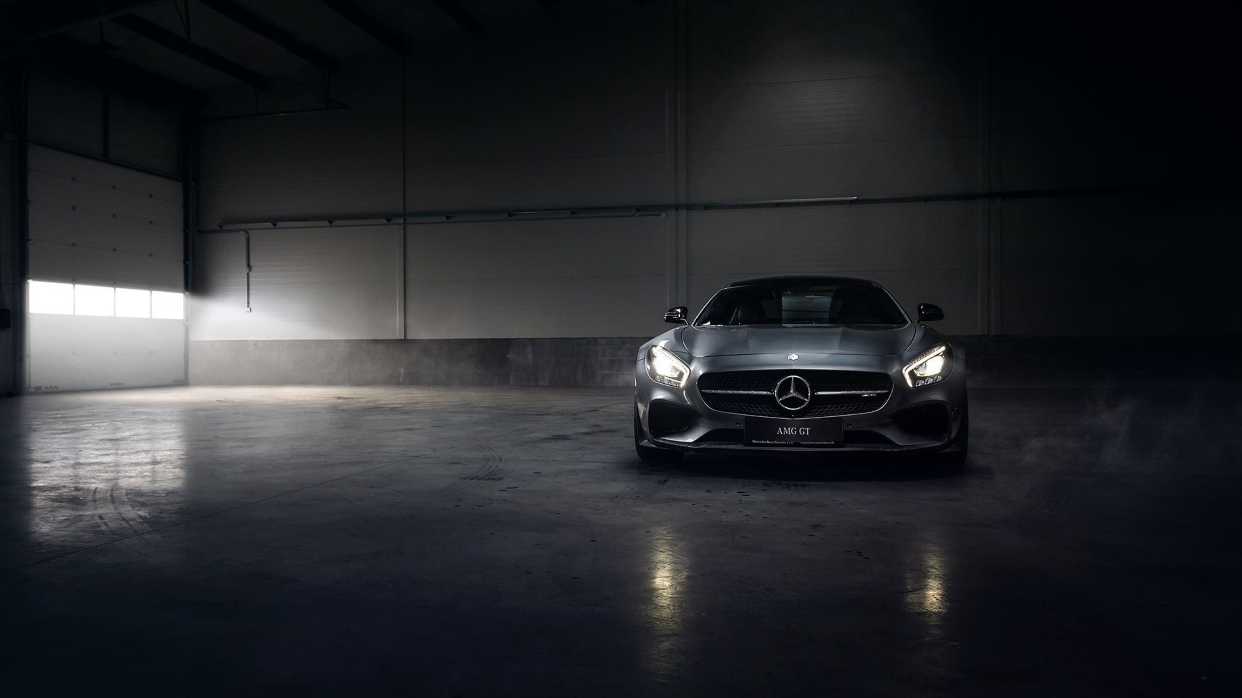 Bmw m 3 Coupe Negro Estacionado en el Estacionamiento. Wallpaper in 2560x1440 Resolution