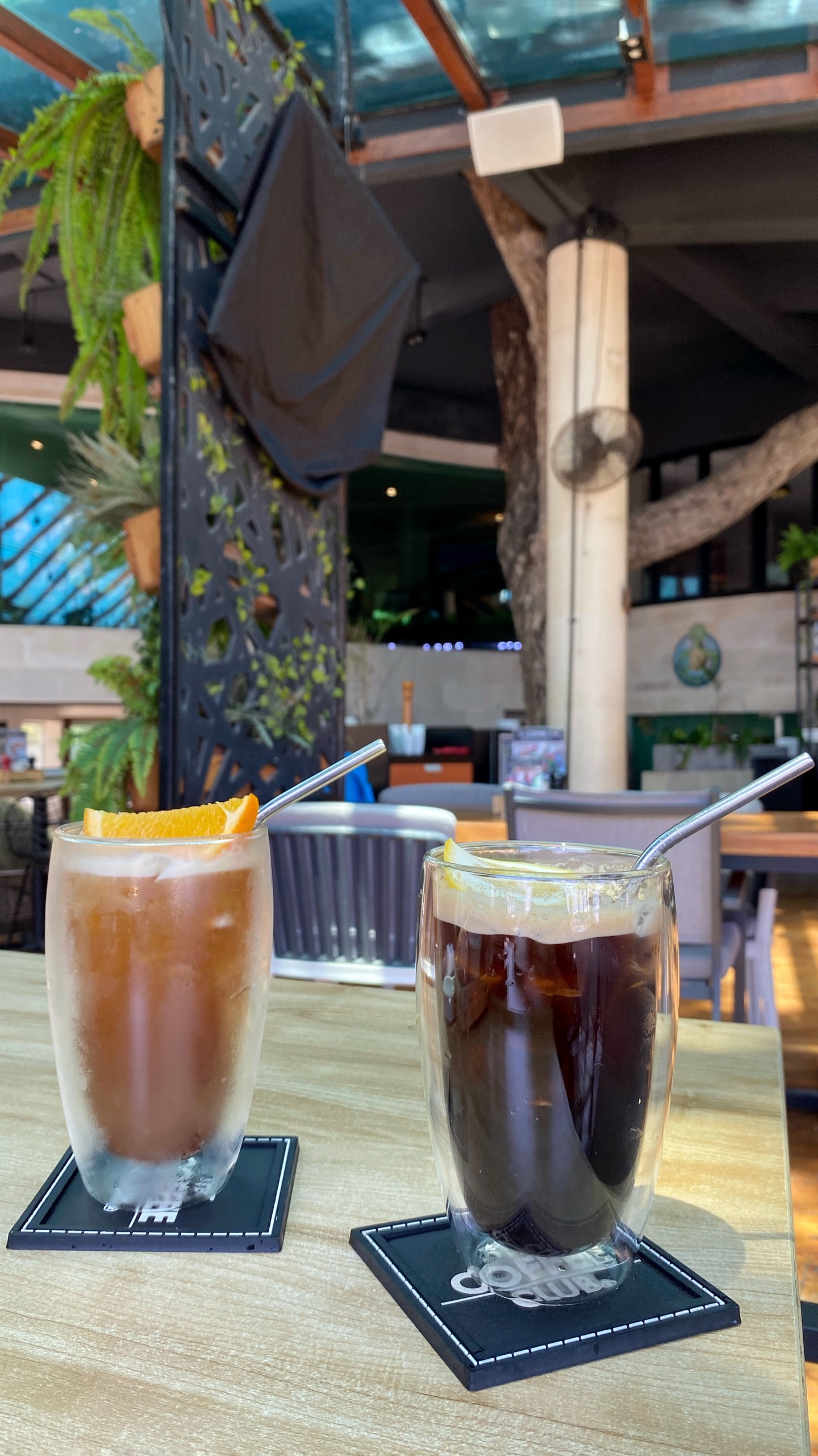 Tabelle, Tafelgeschirr, Serveware, Drinkware, Saft. Wallpaper in 1440x2560 Resolution