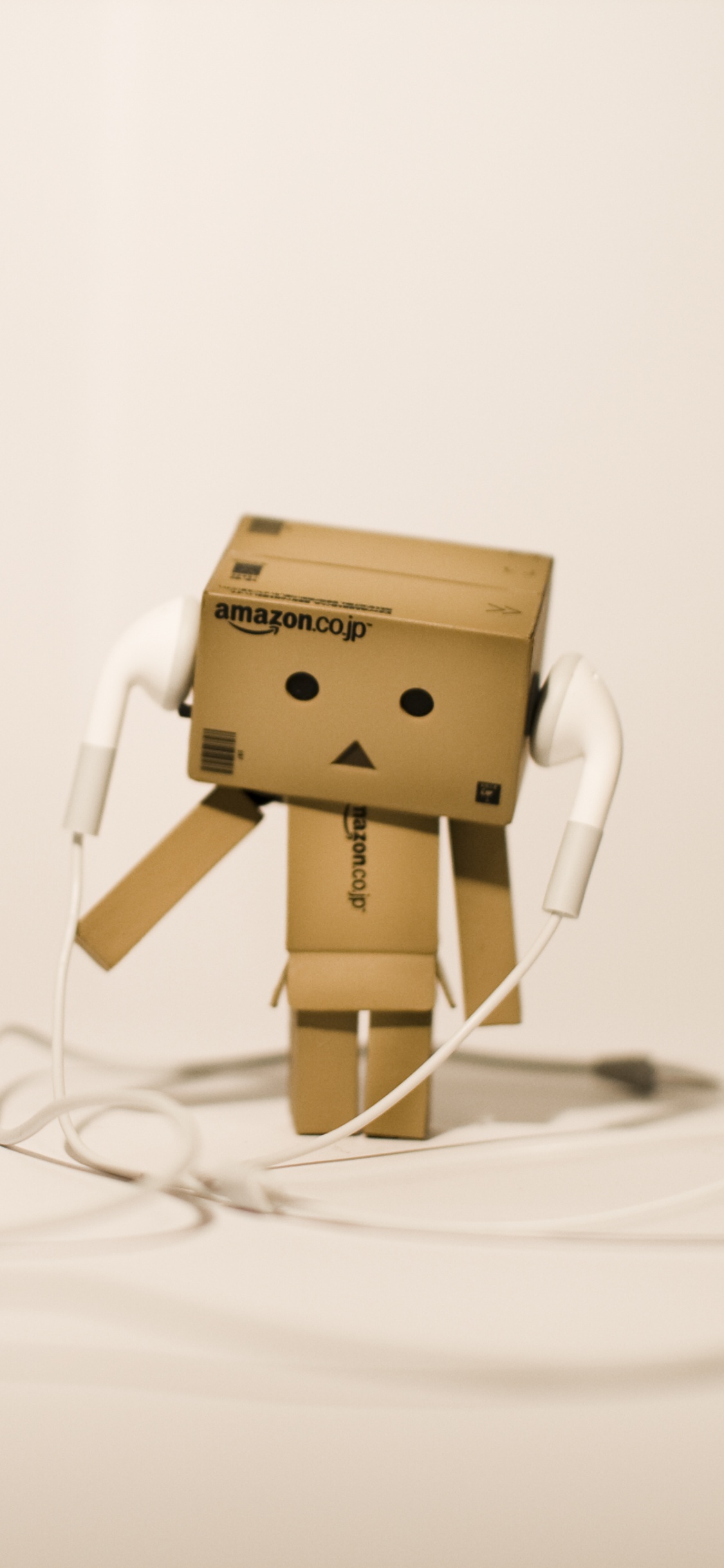 Danbo, Papier, Animation, Illustration, Kunst. Wallpaper in 1125x2436 Resolution