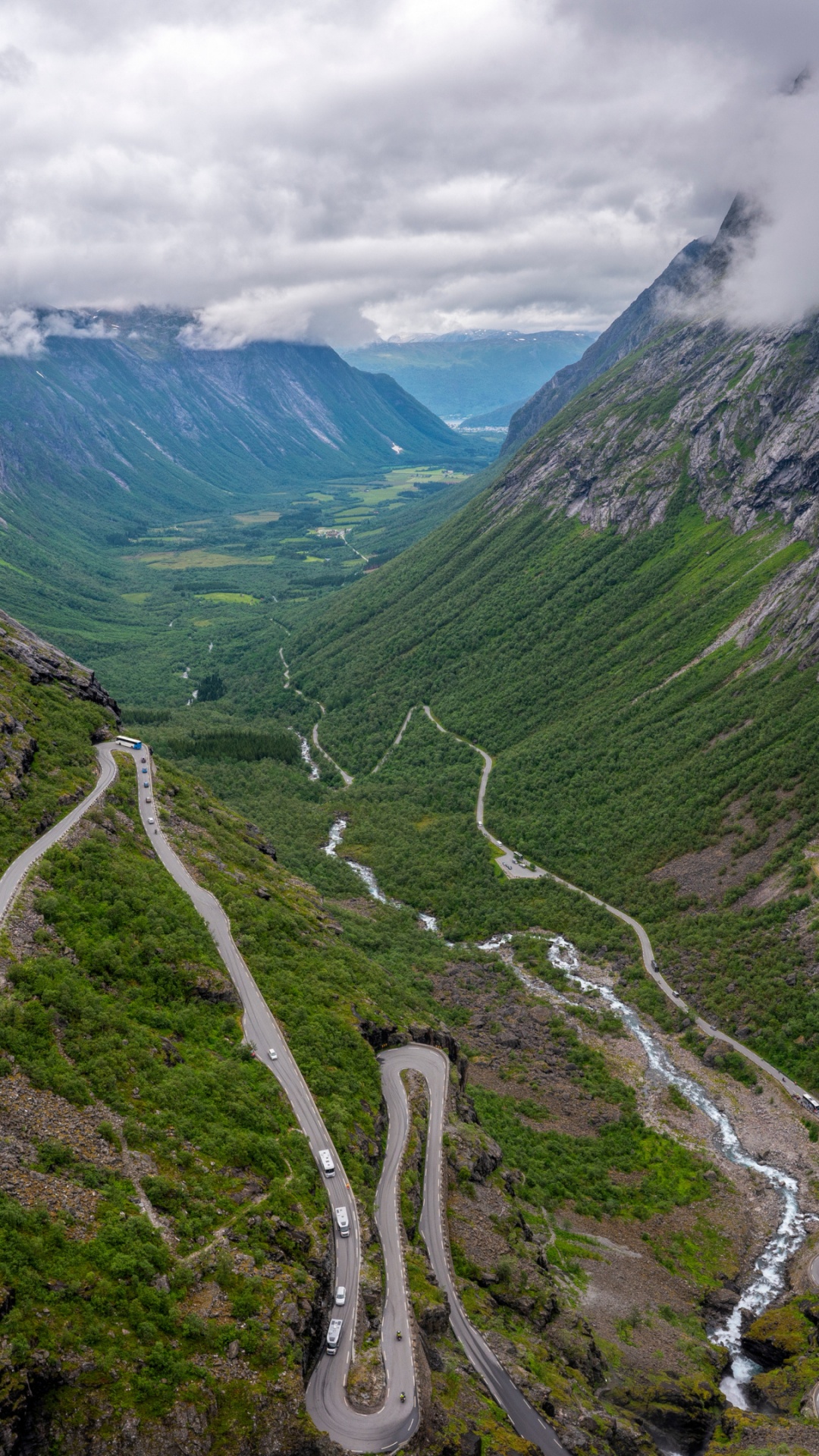 Trollstigen, Carretera Del Océano Atlántico, Geiranger, Stigfossen, Noruega Occidental. Wallpaper in 1080x1920 Resolution