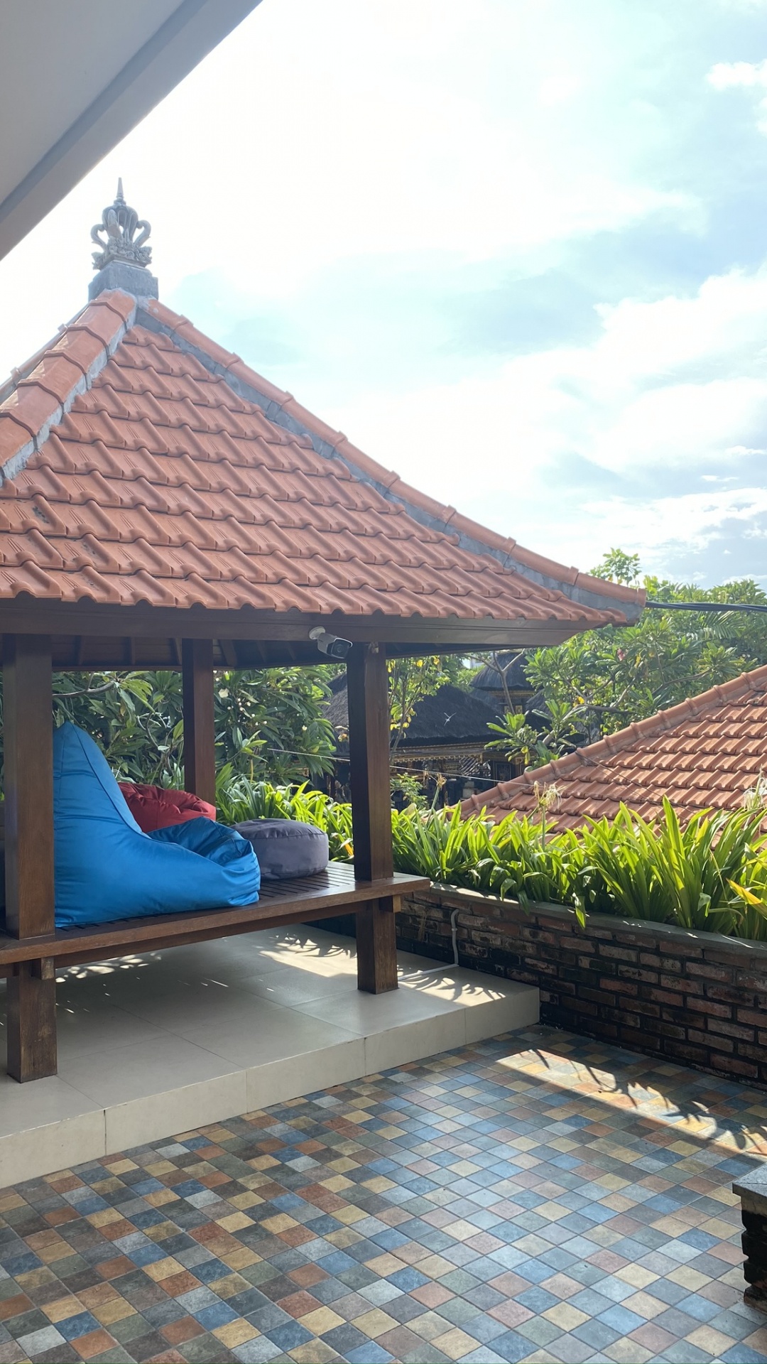 Resort, Inmueble, Techo, Muebles de Exterior, Jardin. Wallpaper in 1080x1920 Resolution