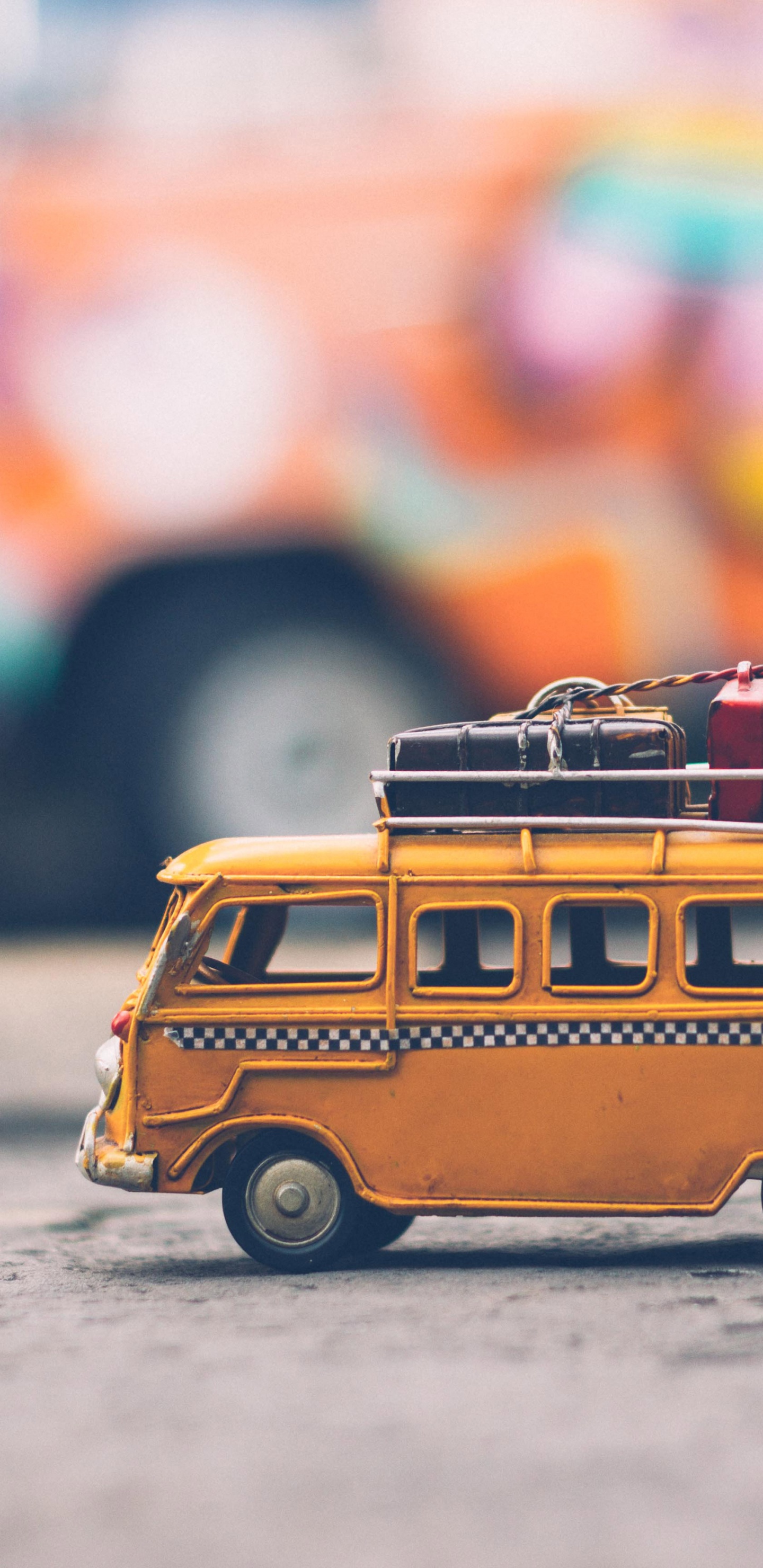 Yellow Volkswagen T-2 Scale Model. Wallpaper in 1440x2960 Resolution