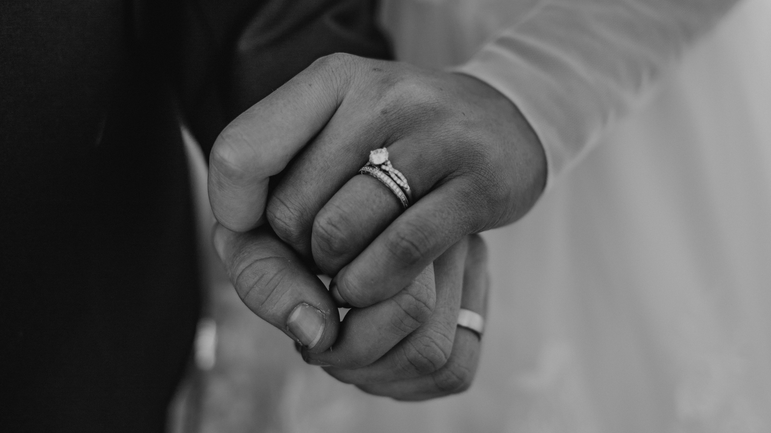 Wei, Schwarz, Hand, Monochrom, Geste. Wallpaper in 2560x1440 Resolution