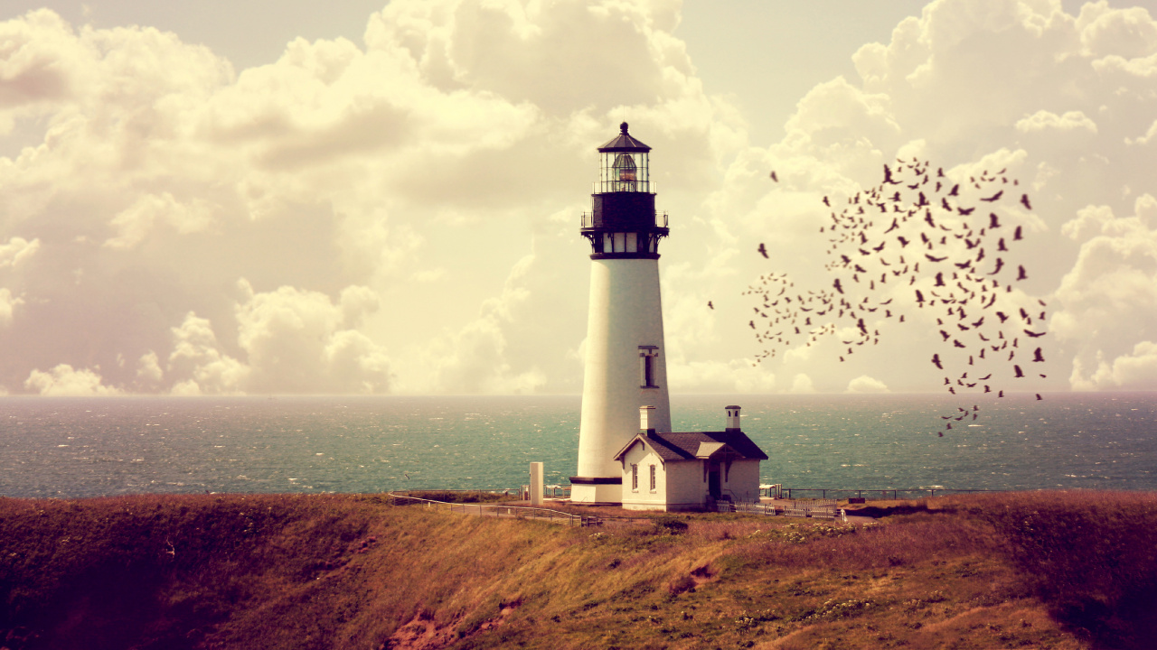 White and Black Lighthouse Near Body of Water During Daytime. Wallpaper in 1280x720 Resolution