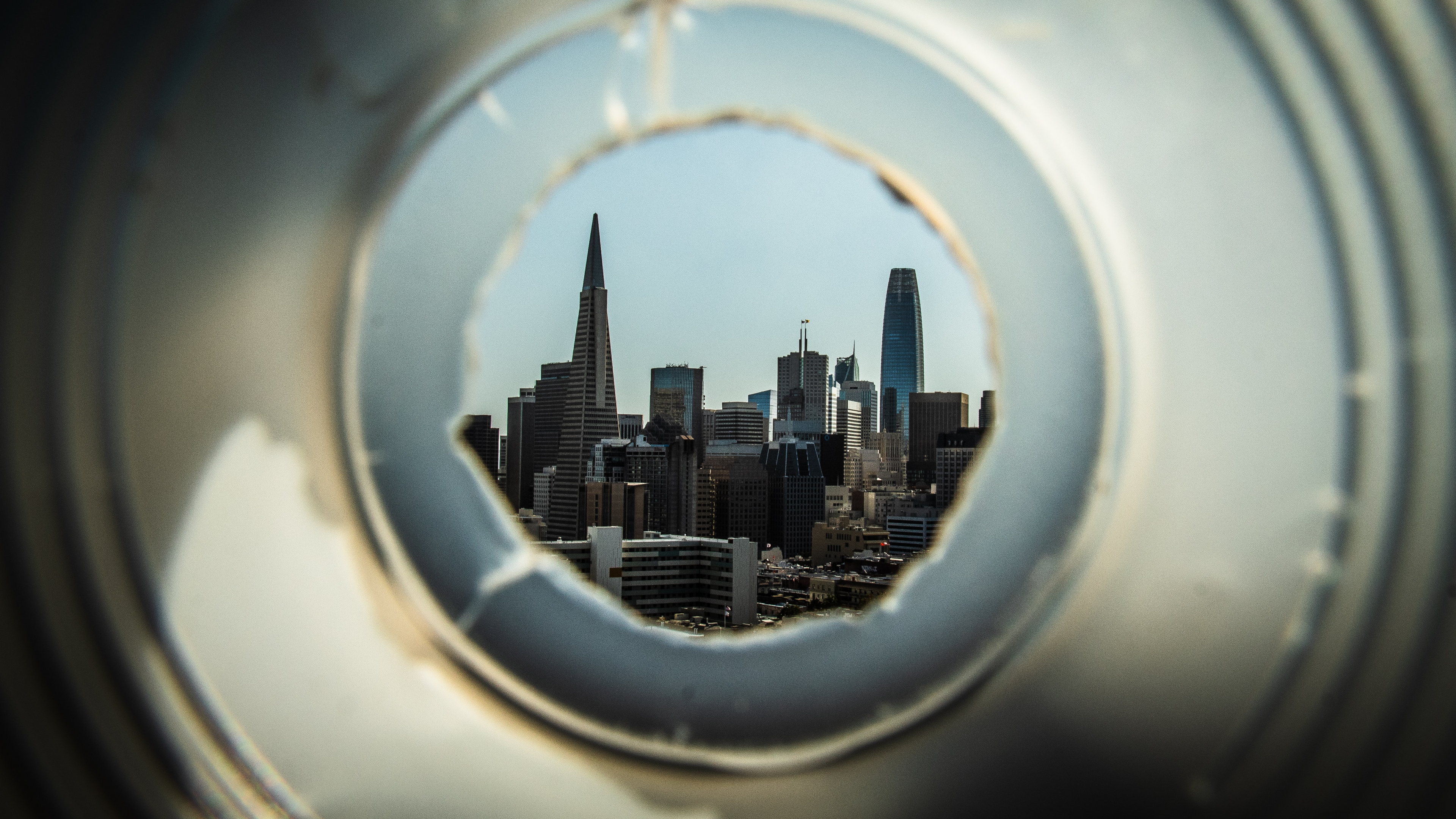 Hochhäuser Unter Blauem Himmel Tagsüber. Wallpaper in 3840x2160 Resolution