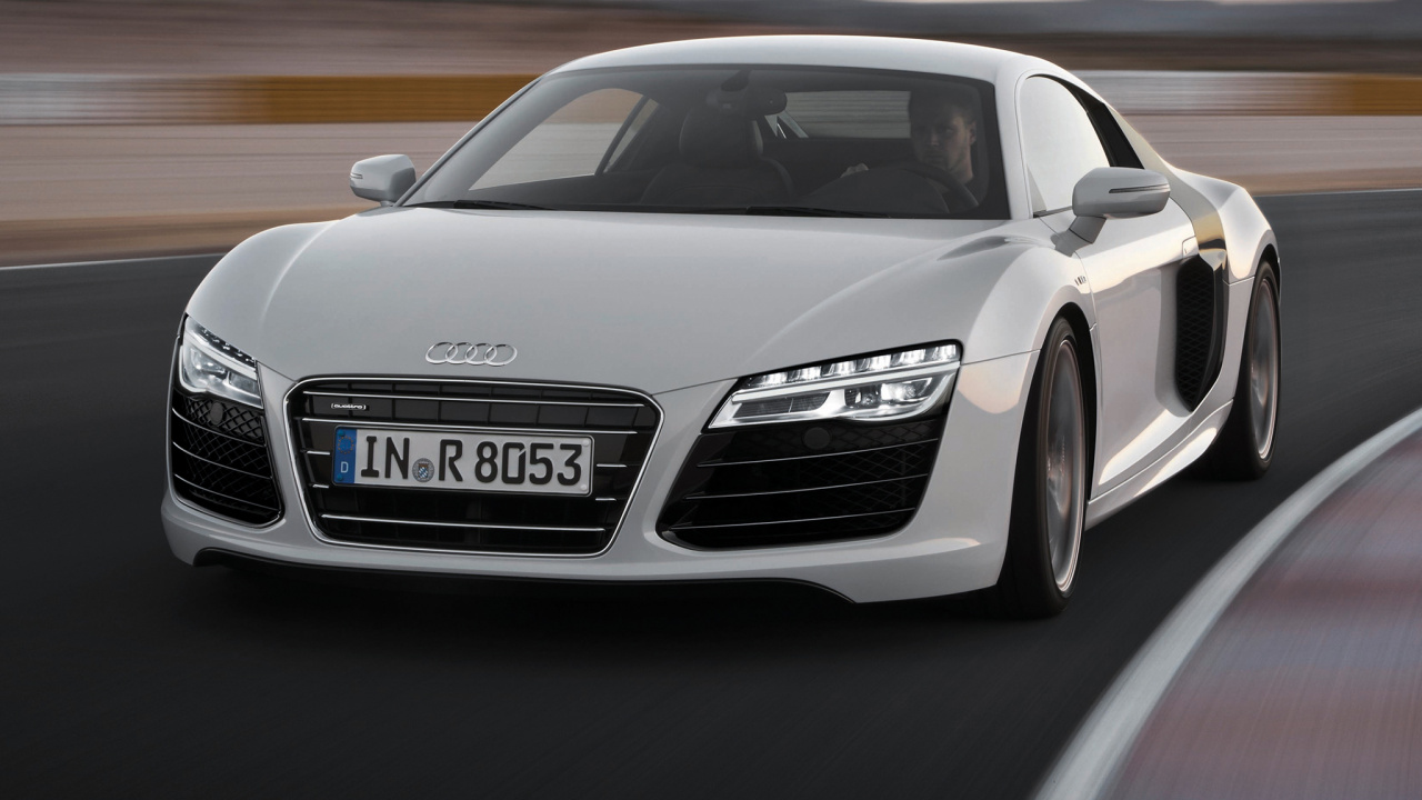 Audi r 8 Negro en la Carretera Durante el Día. Wallpaper in 1280x720 Resolution