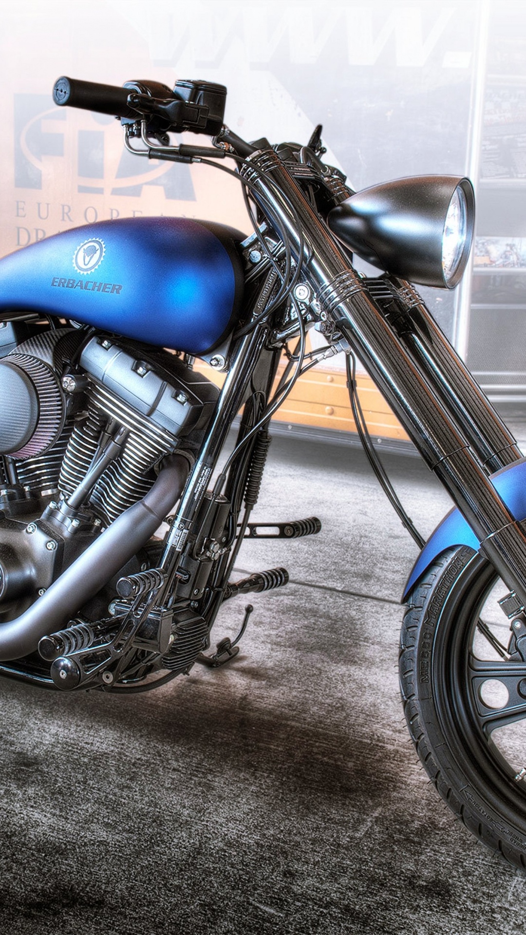 Blue and Black Standard Motorcycle. Wallpaper in 1080x1920 Resolution