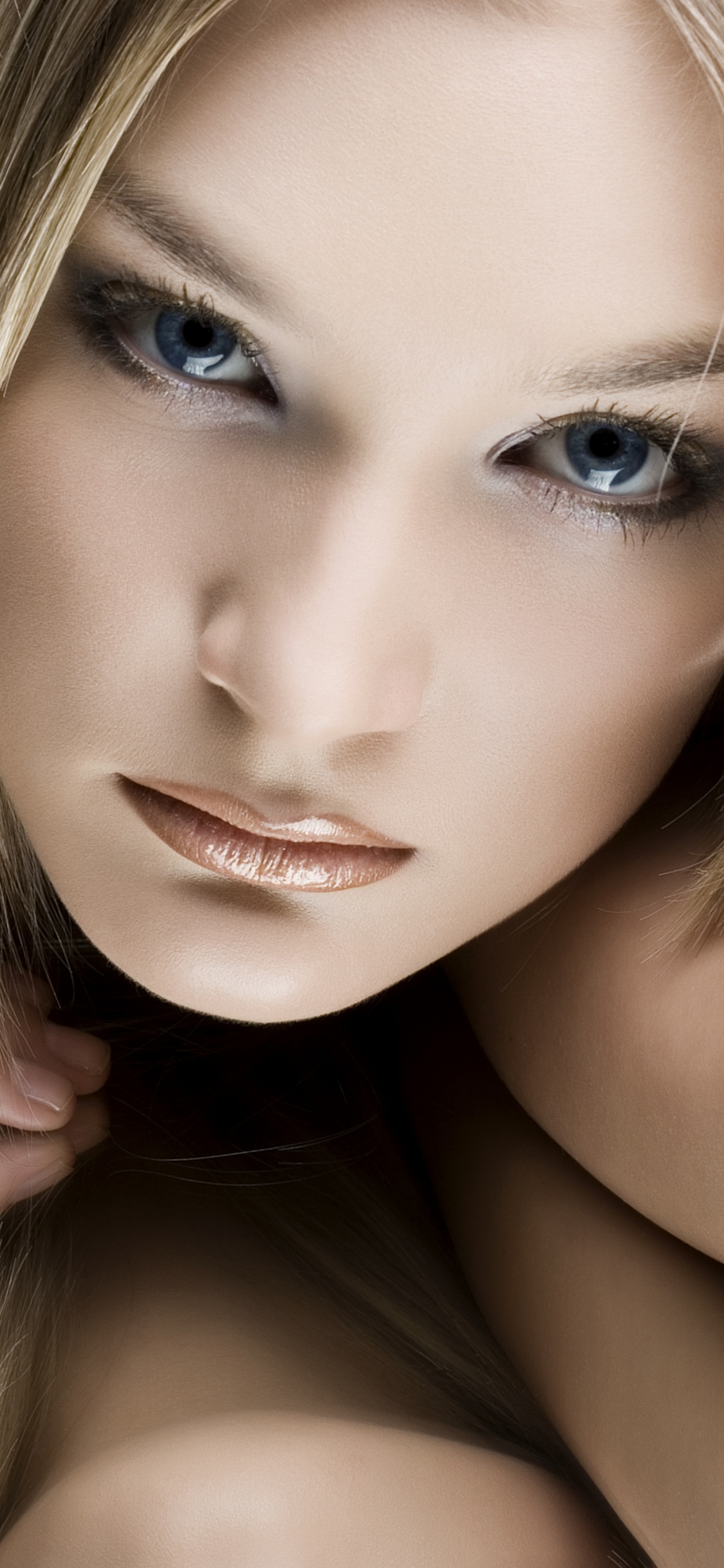 Skin, Beauty, Blond, Eyebrow, Model. Wallpaper in 1125x2436 Resolution