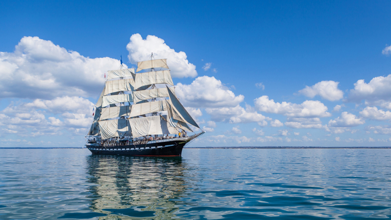 Brown and White Sail Ship on Sea Under Blue Sky During Daytime. Wallpaper in 1280x720 Resolution