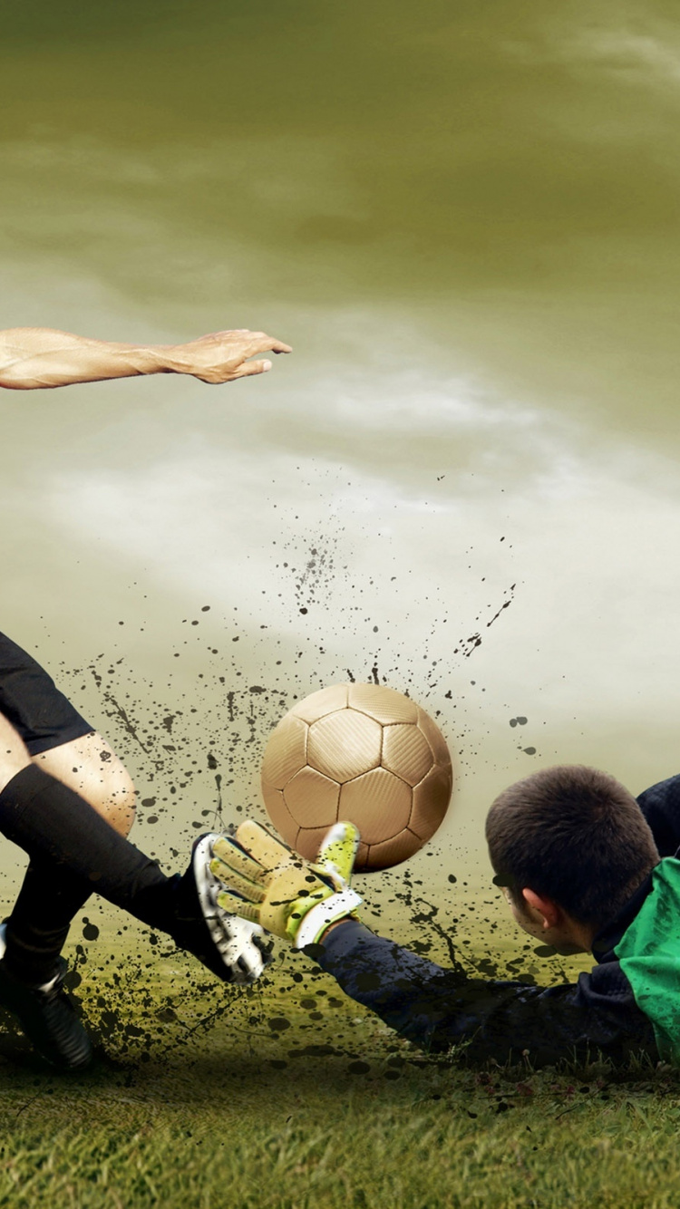 Mann in Orangefarbenem Hemd Und Schwarzen Shorts Beim Fußballspielen Playing. Wallpaper in 750x1334 Resolution